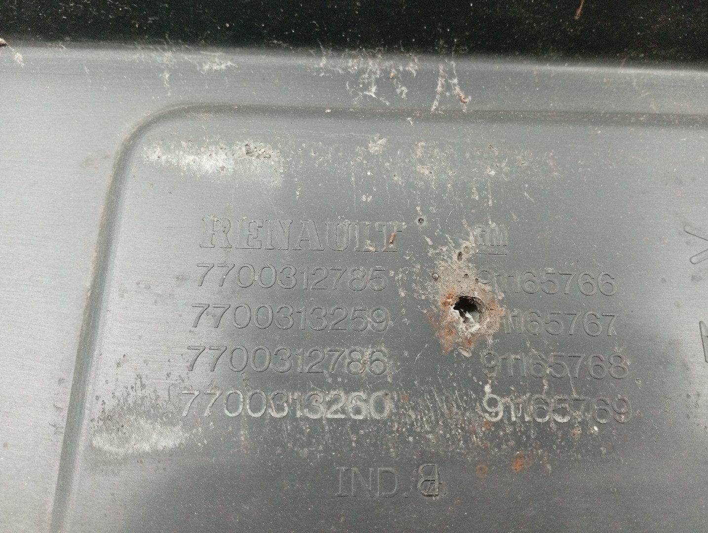 Para Choques Frente RENAULT TRAFIC II Caixa (FL) | 01 -  Imagem-1