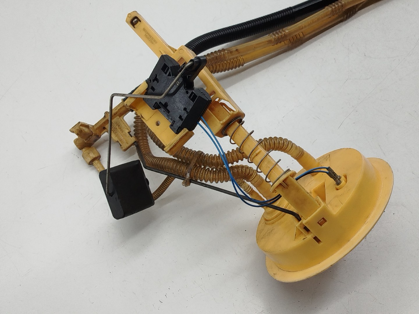 Boia do Combustível BMW 1 (E87) | 03 - 13 Imagem-4