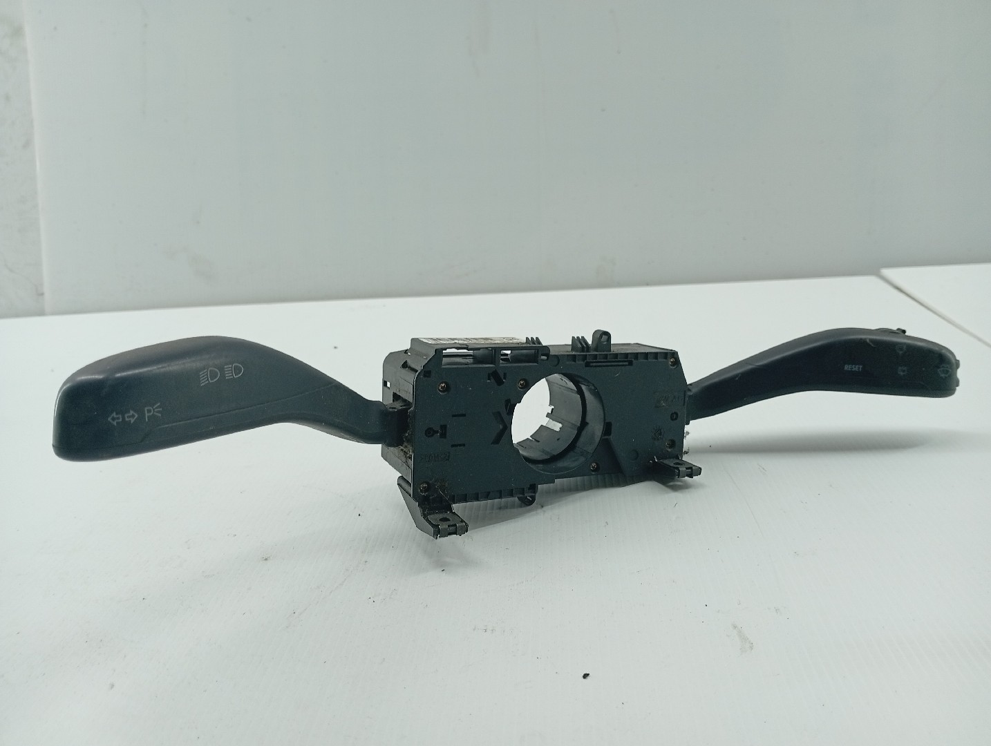 Comutador de piscas e limpa para-brisas VOLKSWAGEN POLO (9N_) | 01 - 14 Imagem-1