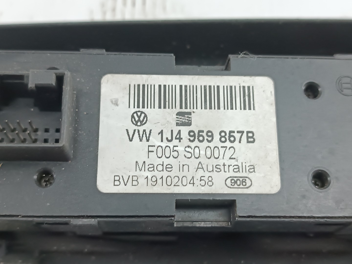 Comutador de vidro frente esquerdo VOLKSWAGEN PASSAT Variant (3B5) | 97 - 01 Imagem-1