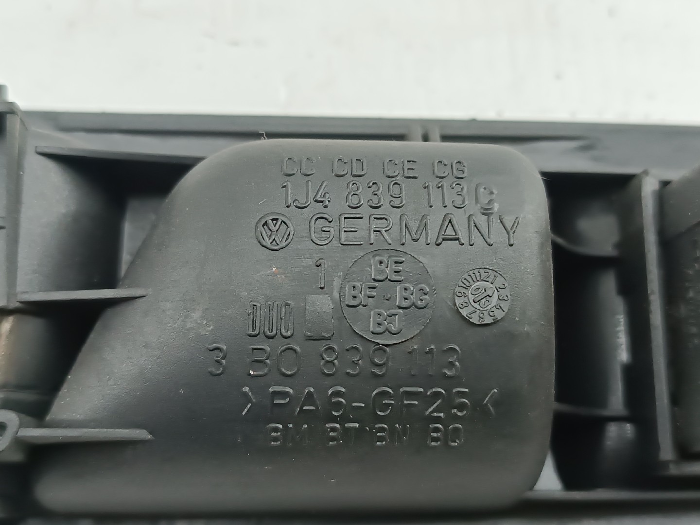 Puxador interior de porta frente esquerda VOLKSWAGEN PASSAT Variant (3B5) | 97 - 01 Imagem-2