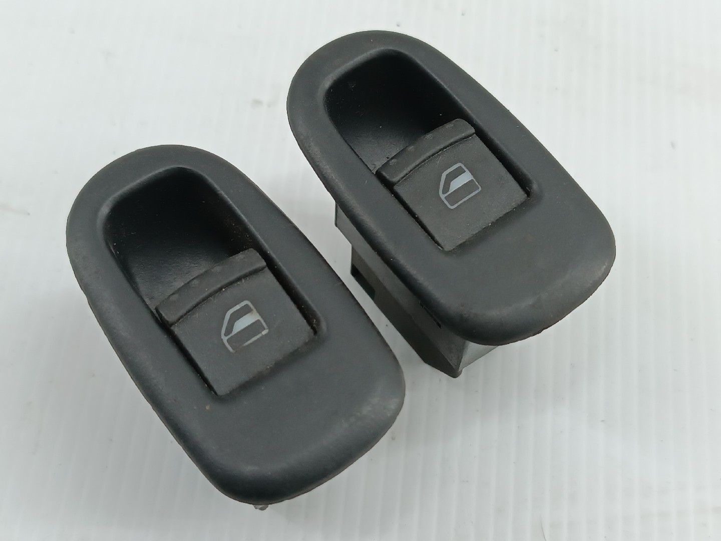 Comutador de vidro frente direito SEAT LEON (1M1) | 99 - 06 Imagem-4