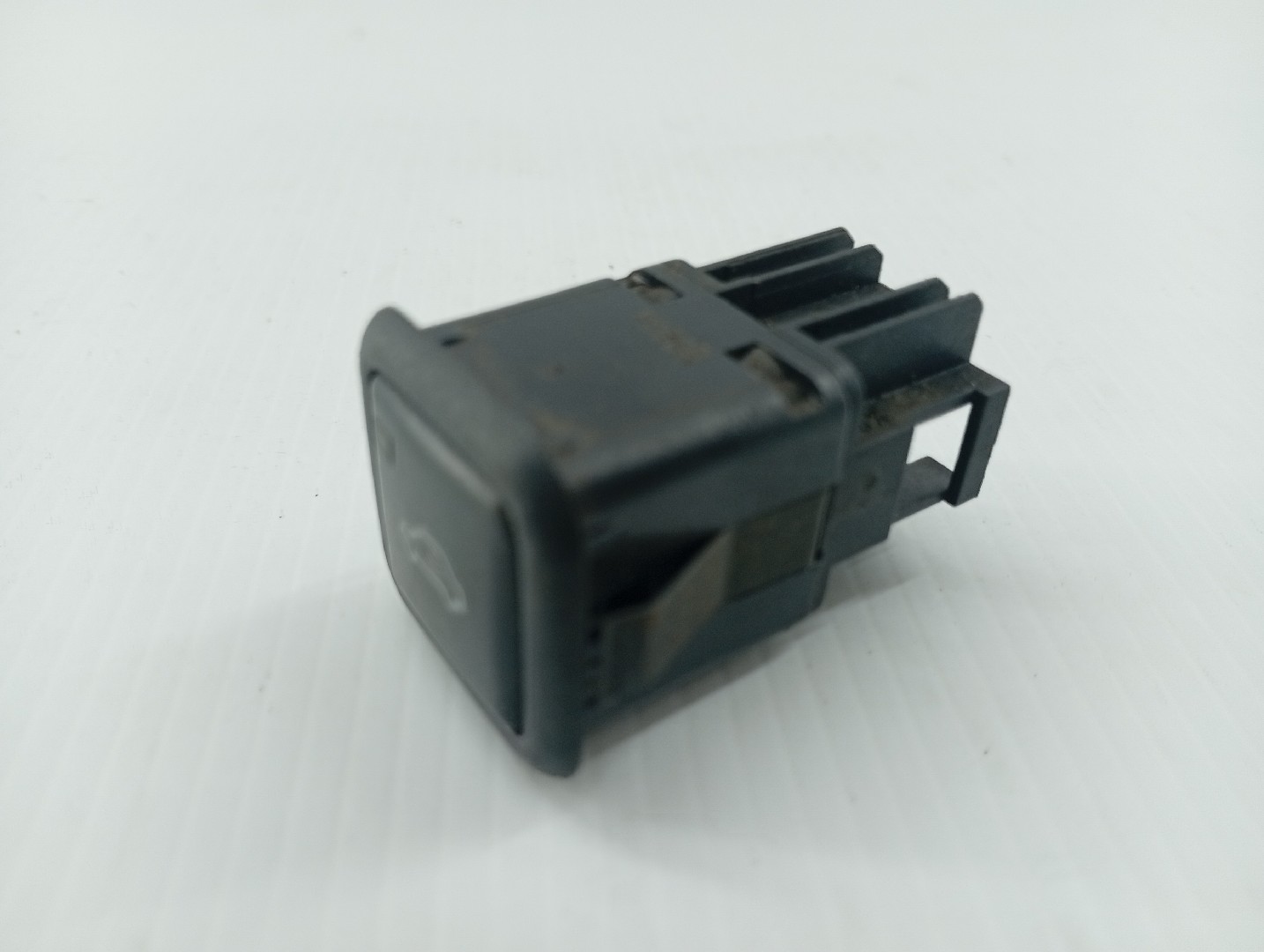 Comutador de Alarme VOLKSWAGEN PASSAT Variant (3B5) | 97 - 01 Imagem-1