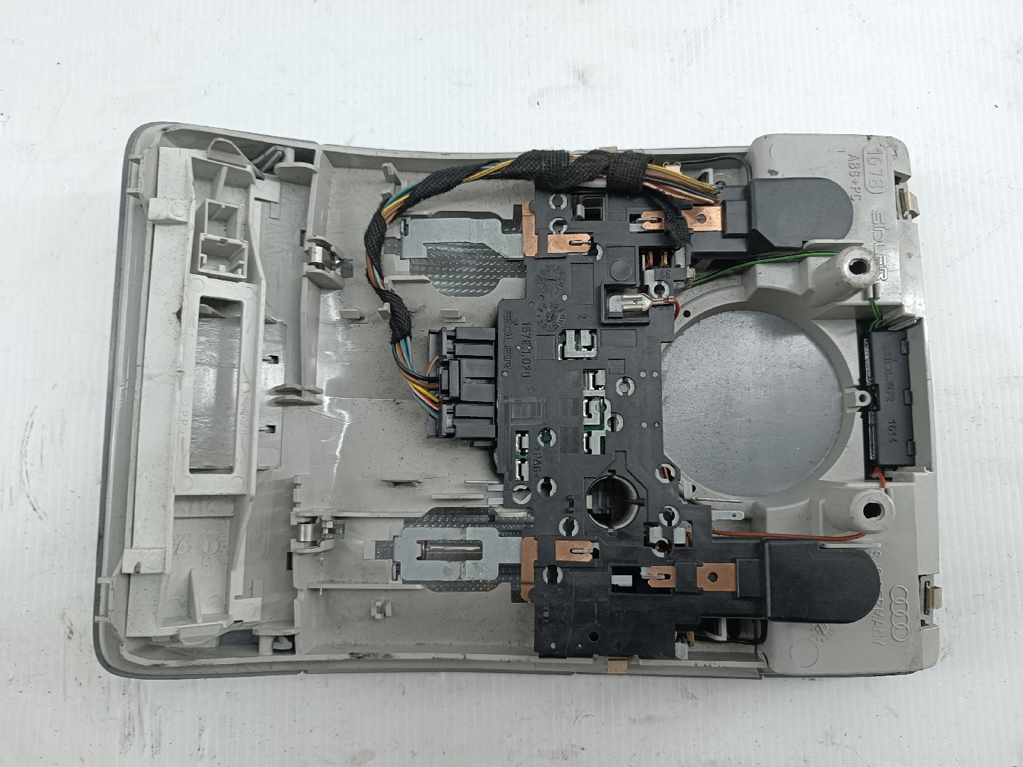 Plafonier AUDI A4 (8E2, B6) | 00 - 05