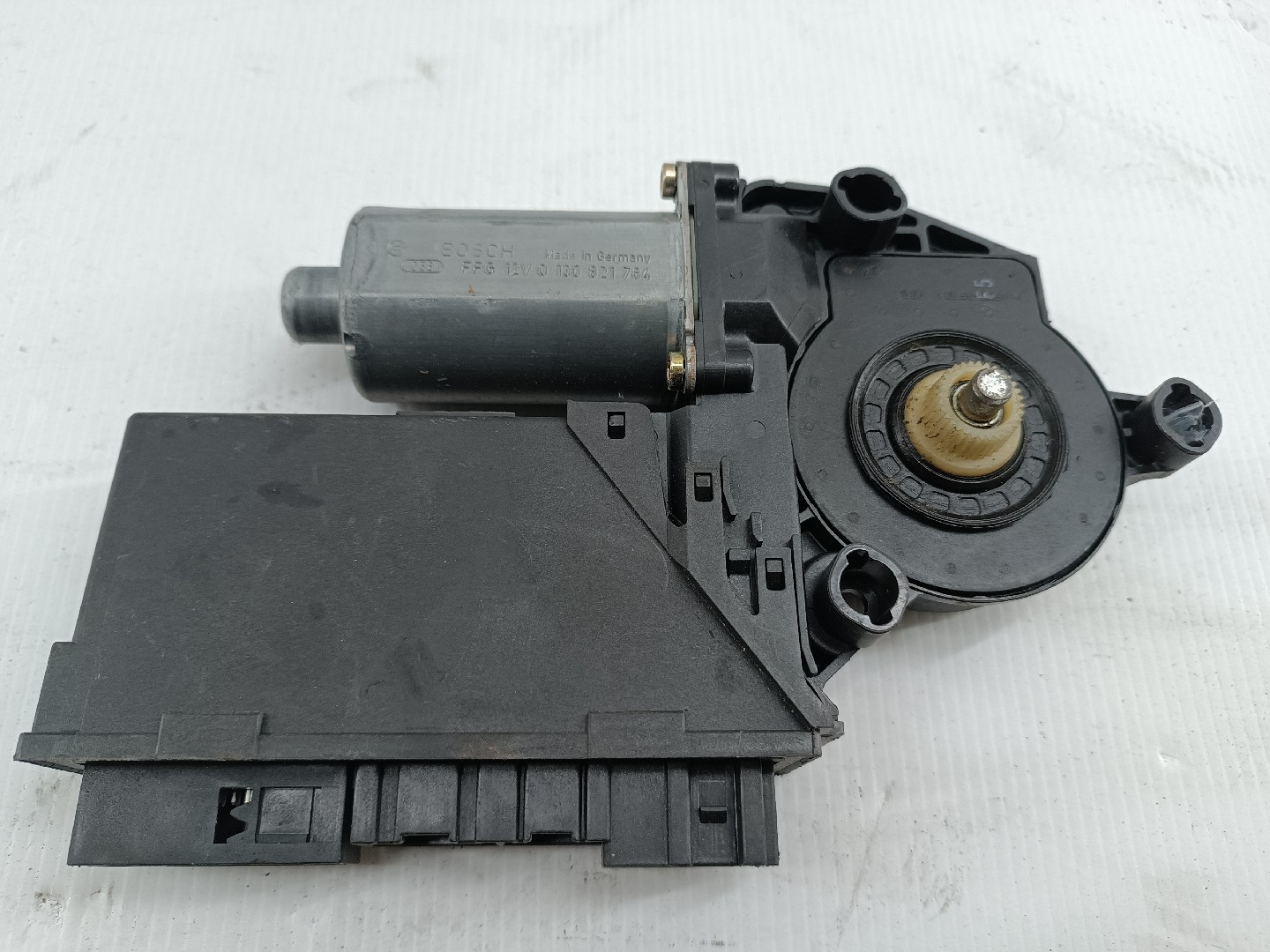 Motor de vidro frente direito AUDI A4 (8E2, B6) | 00 - 05