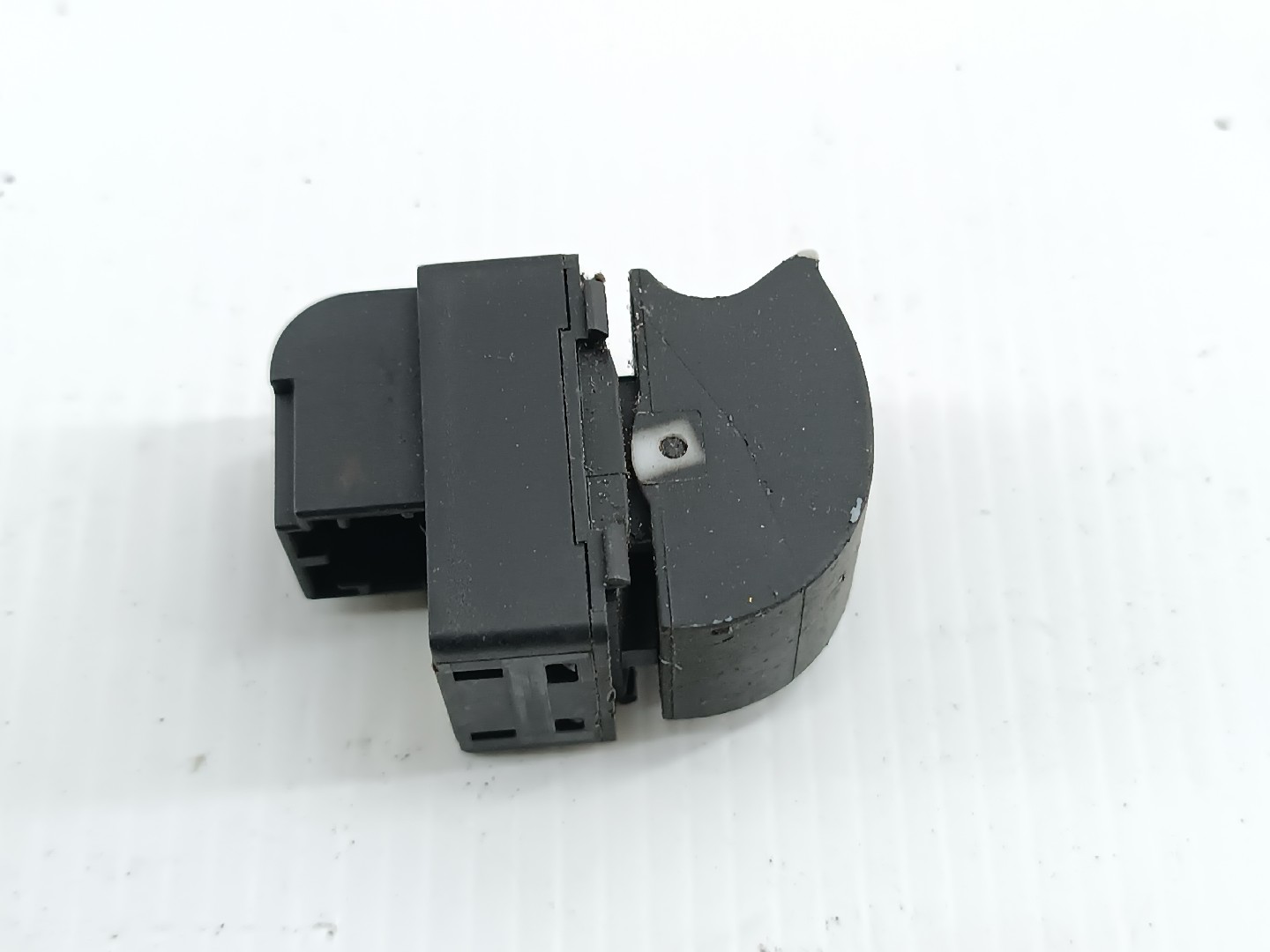 Comutador de vidro traseiro esquerdo AUDI A4 Avant (8E5, B6) | 00 - 05
