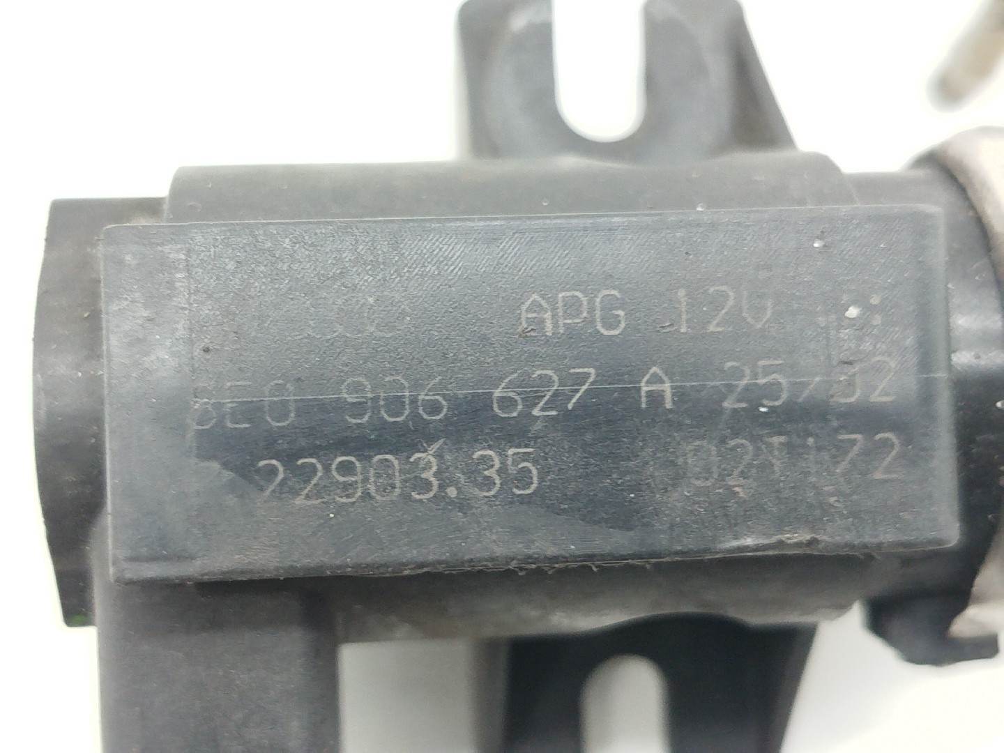 Válvula de vácuo AUDI A4 (8E2, B6) | 00 - 05 Imagem-1