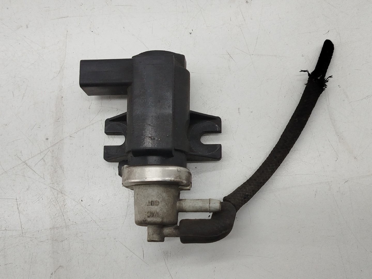 Válvula de vácuo AUDI A4 (8E2, B6) | 00 - 05 Imagem-4