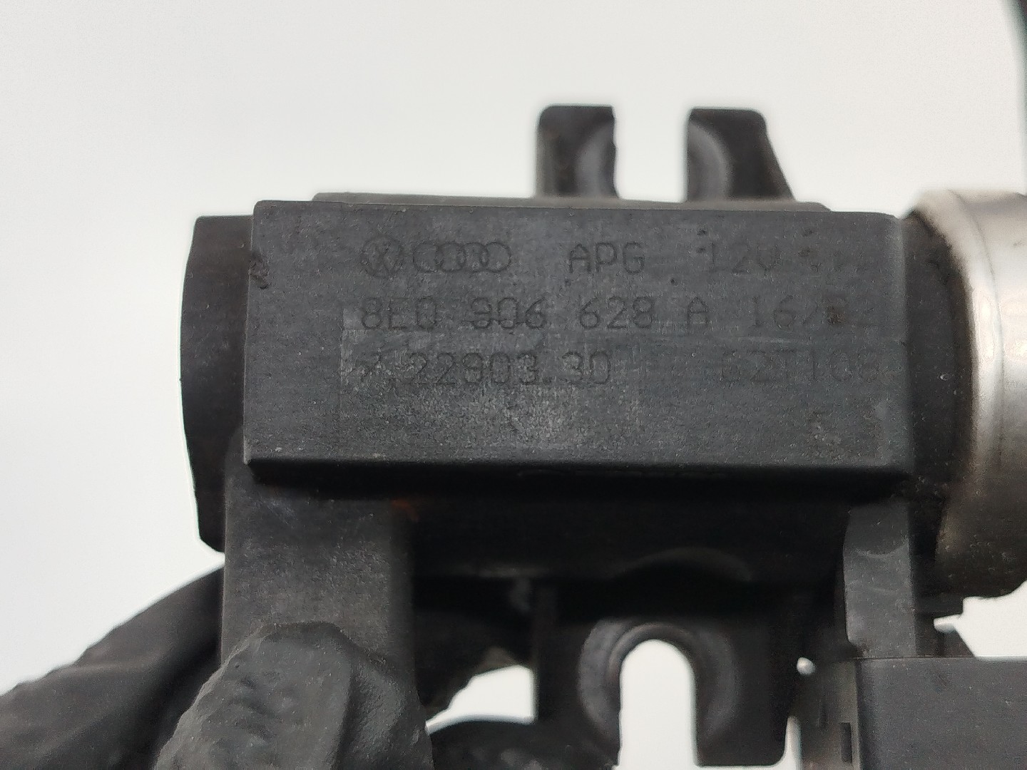 Válvula de vácuo AUDI A4 (8E2, B6) | 00 - 05 Imagem-1