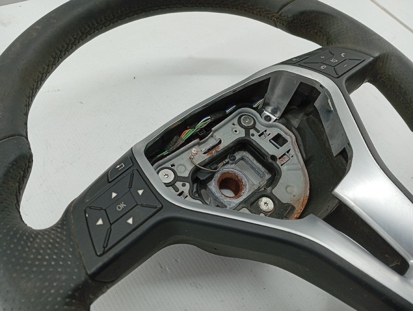 Volante MERCEDES-BENZ C-CLASS (W204) | 07 - 15 Imagem-1