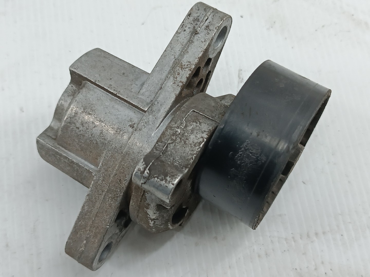 Rolo tensor, correia trapezoidal MERCEDES-BENZ C-CLASS (W204) | 07 - 15 Imagem-1