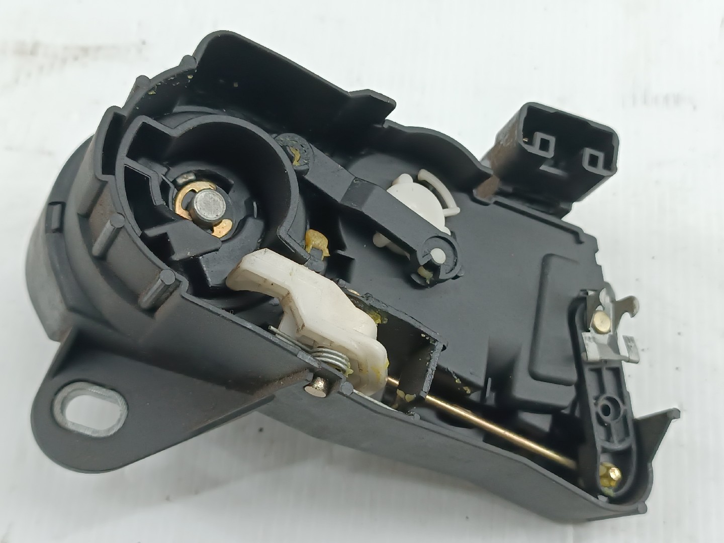 Fecho da Mala MITSUBISHI CARISMA três volumes (DA_) | 96 - 06 Imagem-1