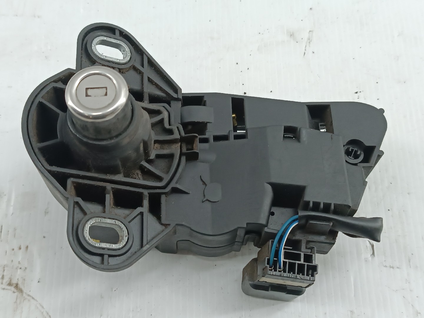 Fecho da Mala MITSUBISHI CARISMA três volumes (DA_) | 96 - 06 Imagem-2