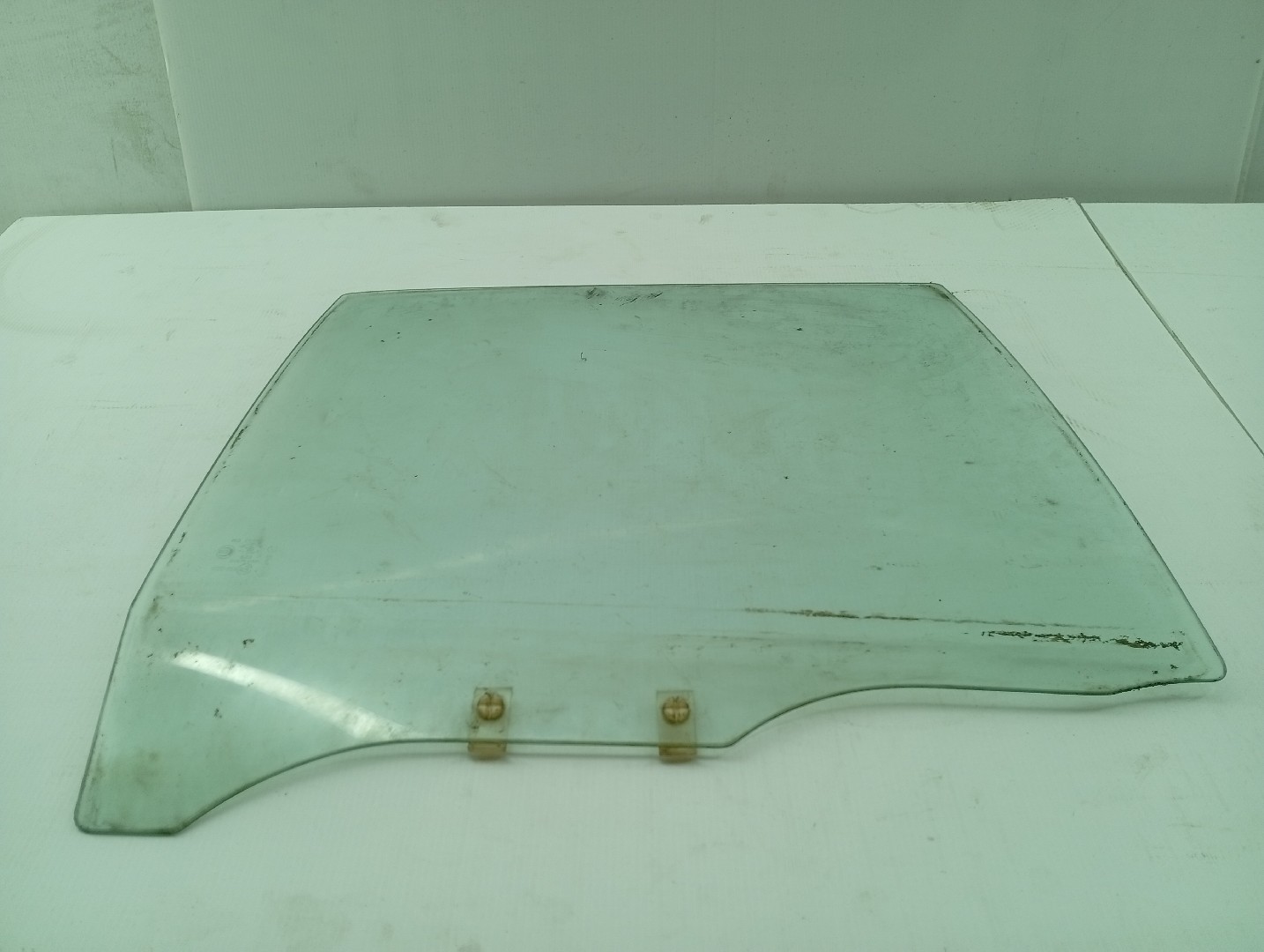 Vidro Traseiro Direito MAZDA 626 V (GF) | 97 - 02 Imagem-1