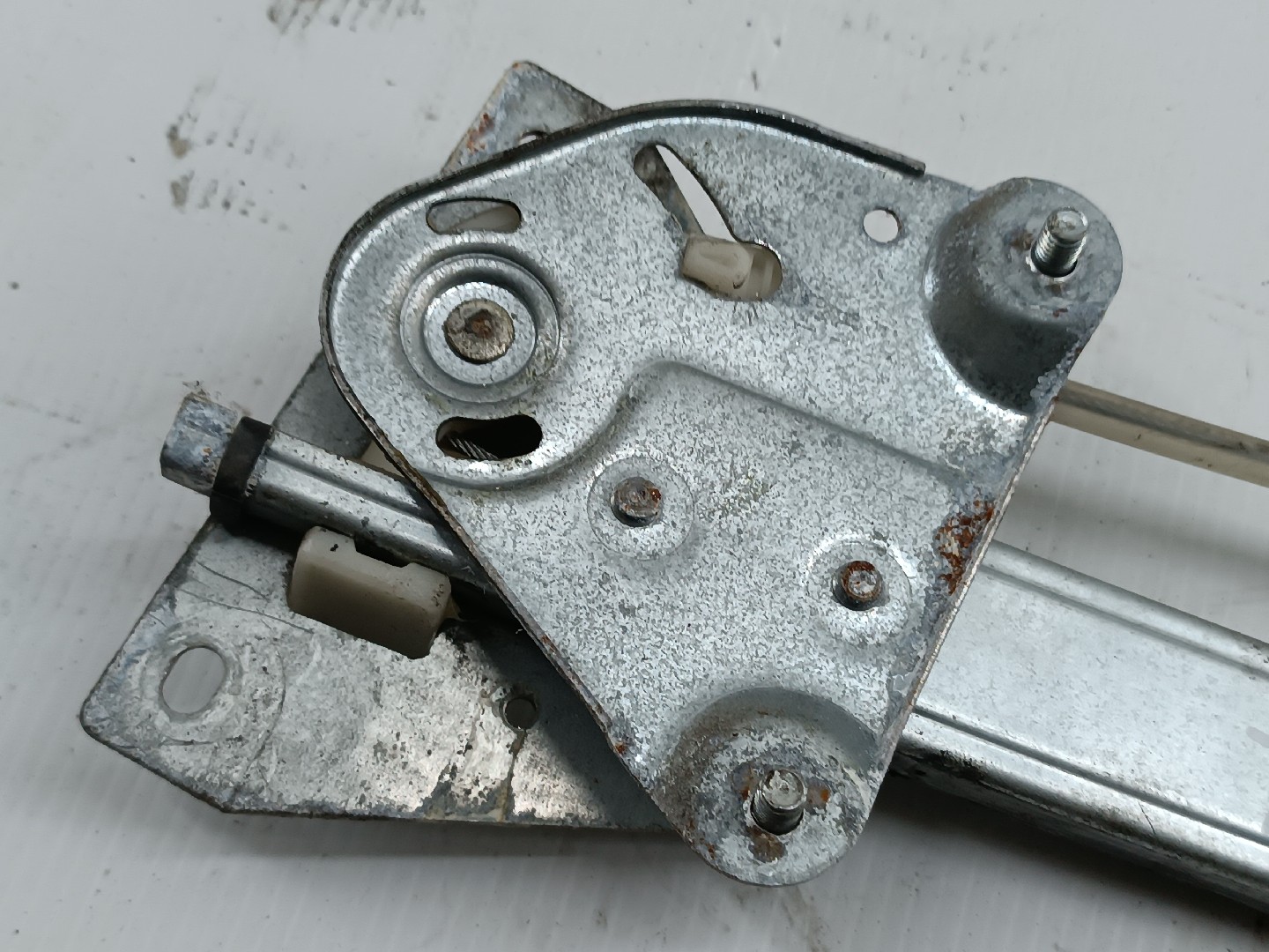 Motor e elevador de vidro trás esquerdo MAZDA 626 V (GF) | 97 - 02 Imagem-2