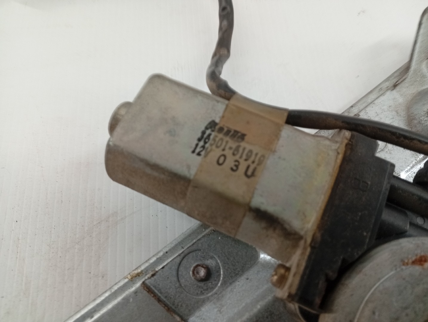 Motor e elevador de vidro trás direito MAZDA 626 V (GF) | 97 - 02 Imagem-1