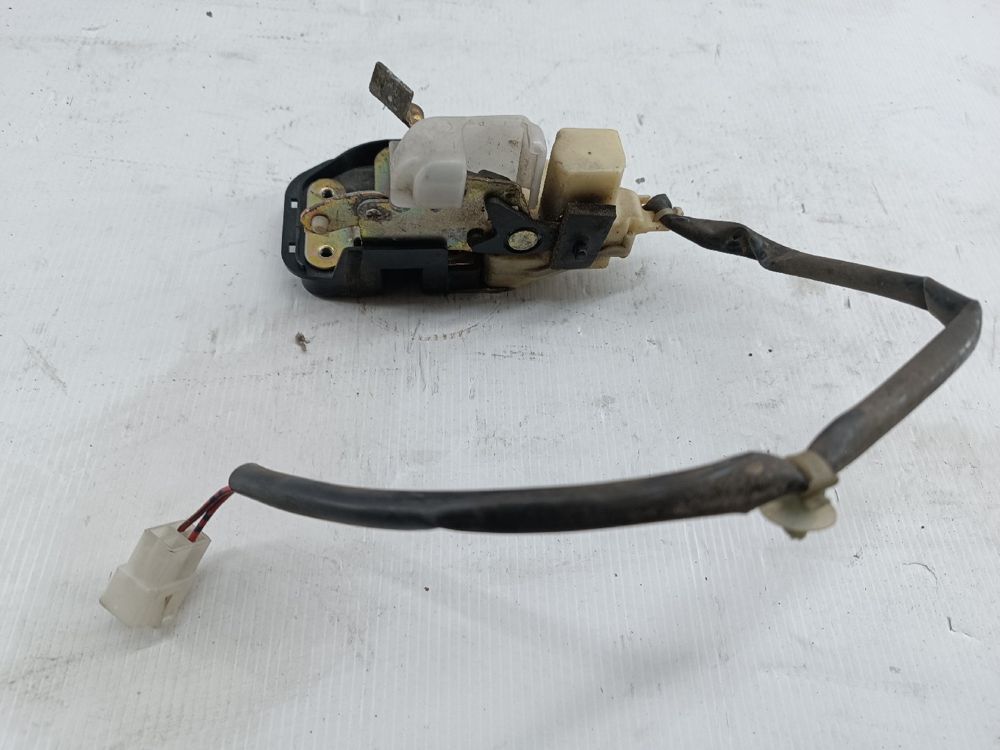 Fecho de porta MAZDA 626 V (GF) | 97 - 02 Imagem-2