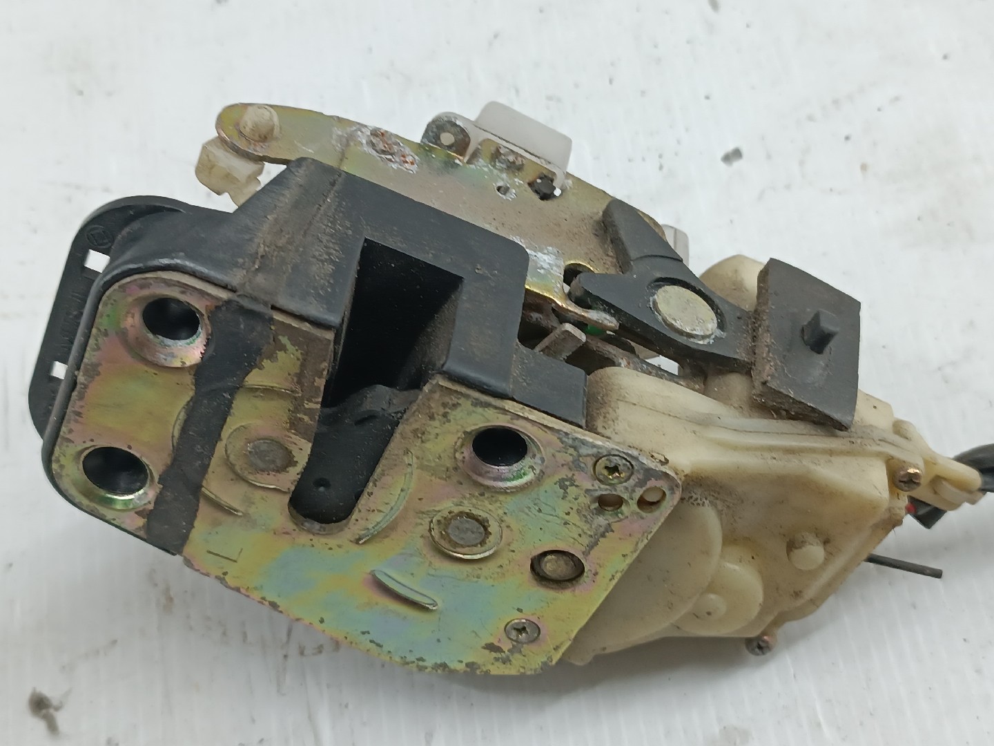 Fecho de porta MAZDA 626 V (GF) | 97 - 02 Imagem-3