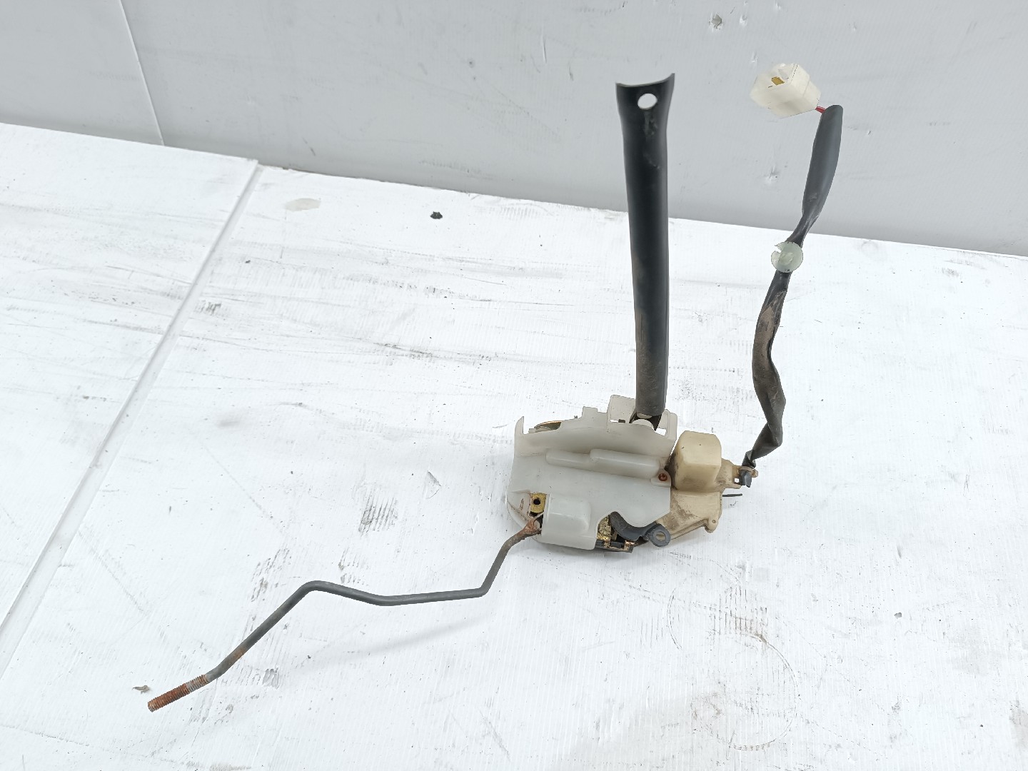 Fecho da Porta Frente Direito MAZDA 626 V (GF) | 97 - 02