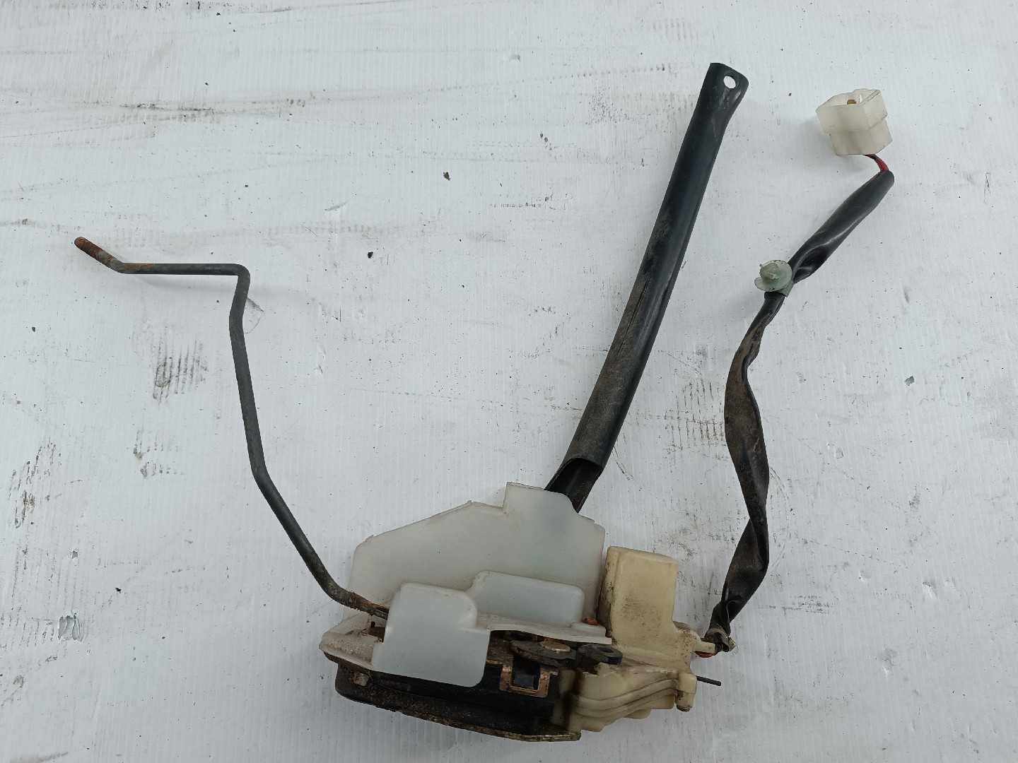 Fecho da Porta Frente Direito MAZDA 626 V (GF) | 97 - 02 Imagem-4