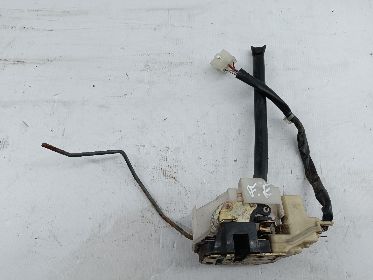 Fecho da Porta Frente Esquerdo MAZDA 626 V (GF) | 97 - 02 Imagem-4