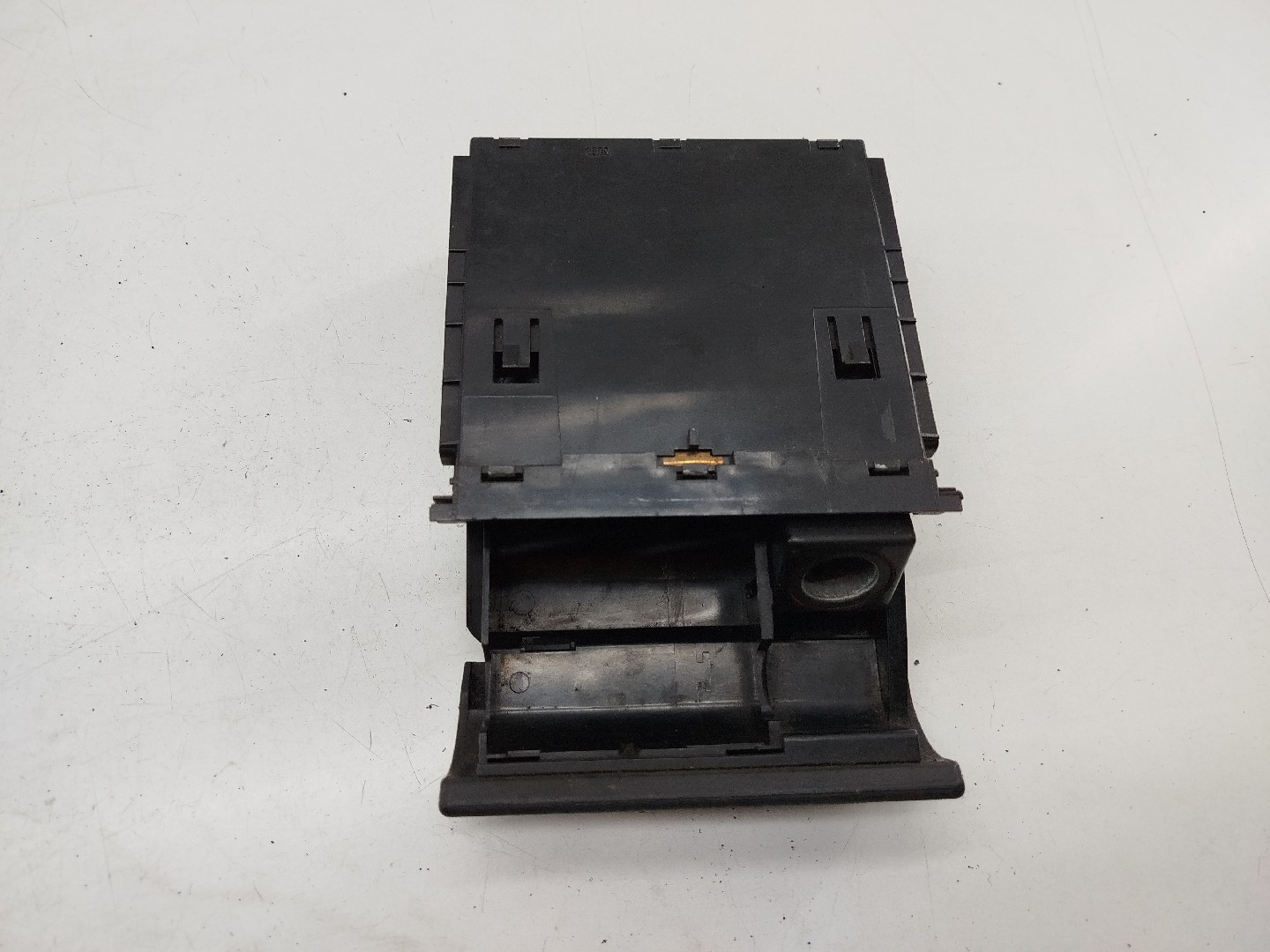 Cinzeiro AUDI A3 (8L1) | 96 - 06 Imagem-4