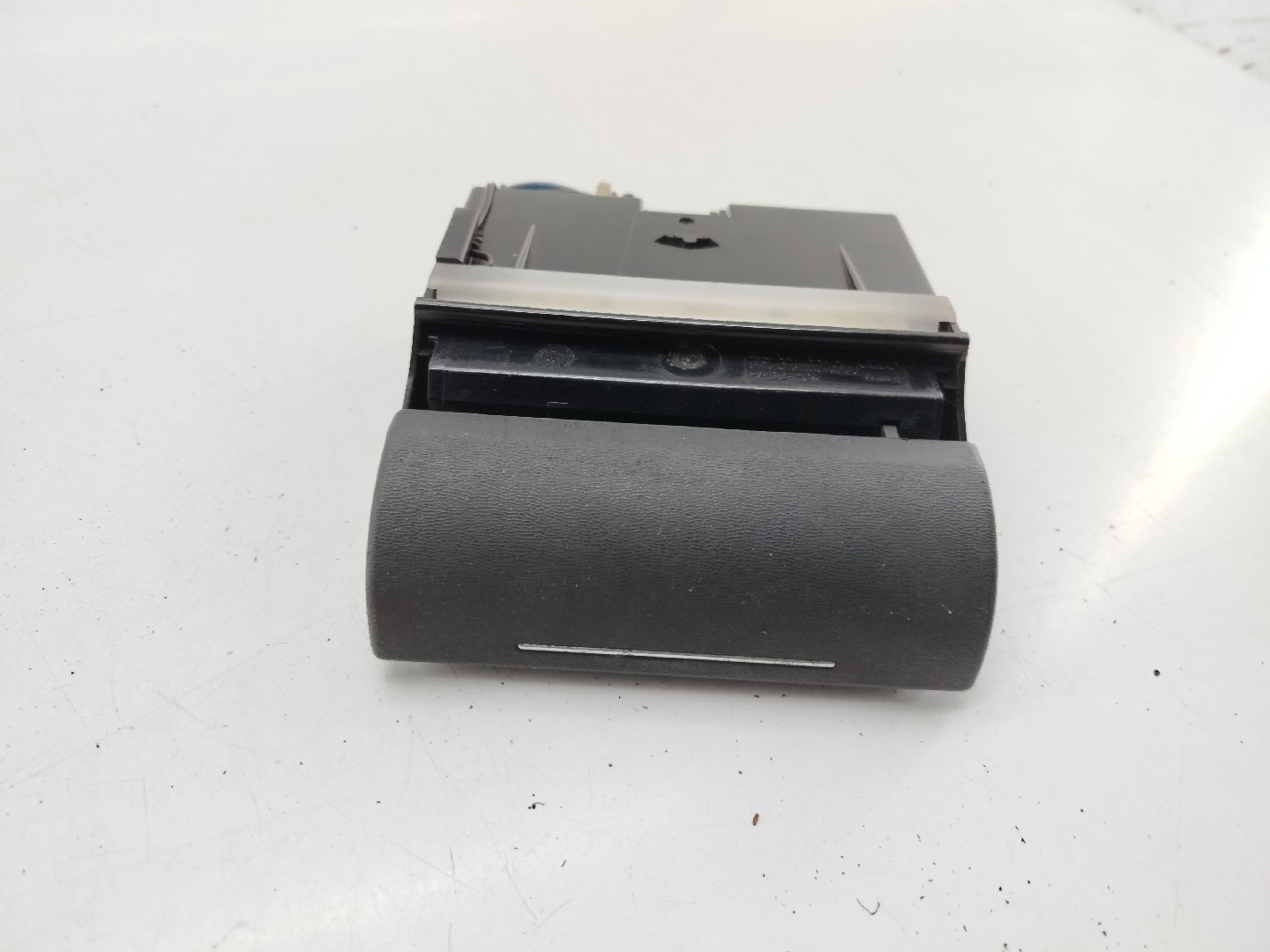 Cinzeiro AUDI A3 (8L1) | 96 - 06 Imagem-5