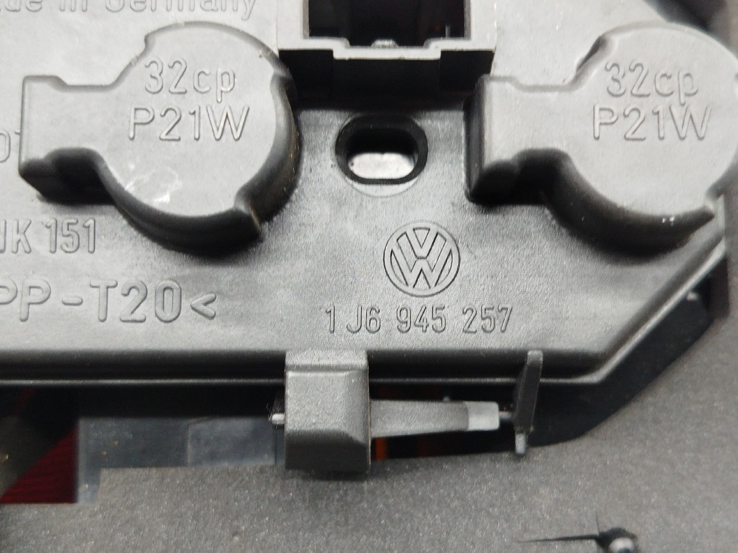 Farolim Stop Esquerdo VOLKSWAGEN GOLF IV (1J1) | 97 - 07 Imagem-4