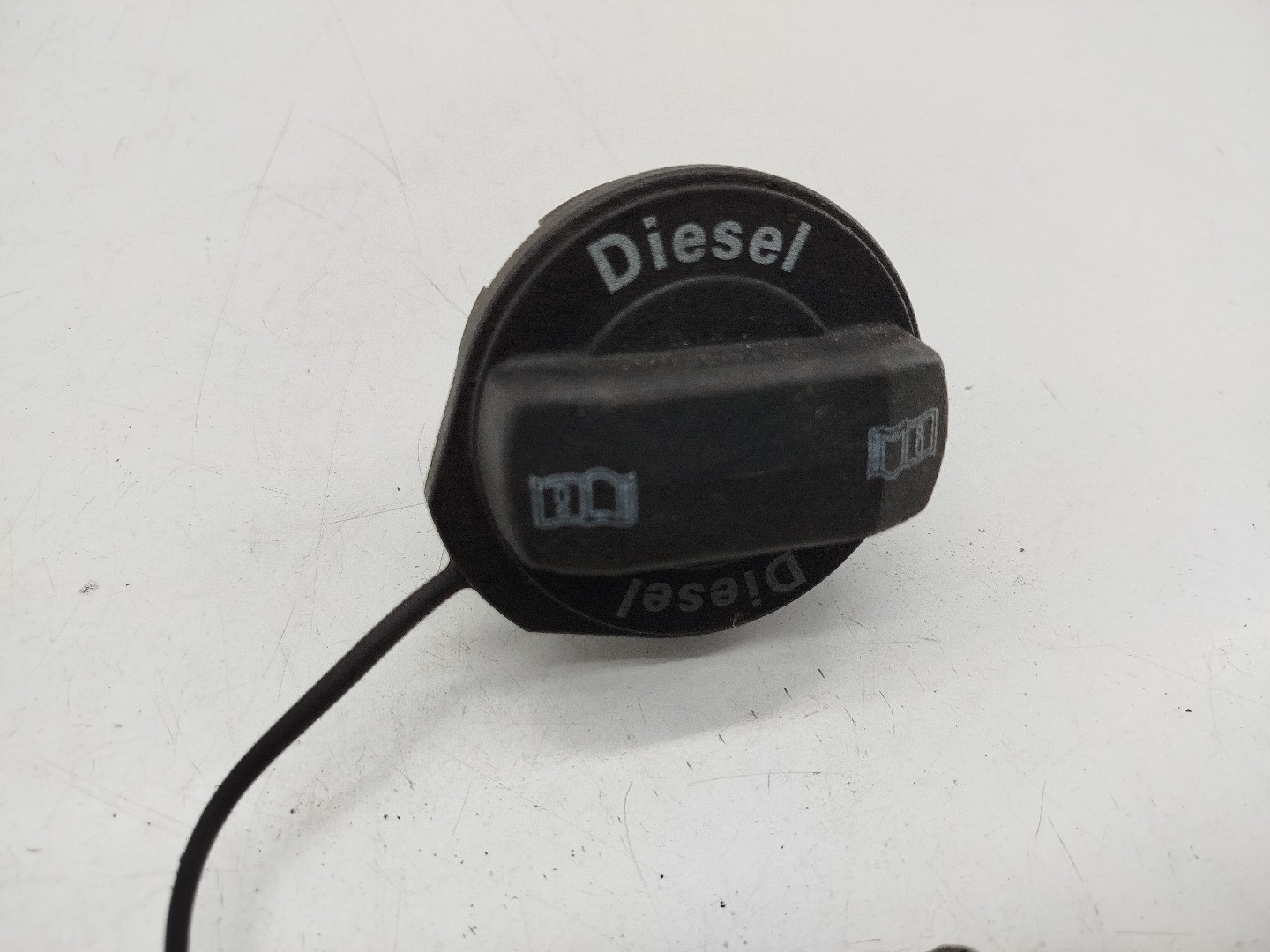 Tampa do deposito de combustível com tampão AUDI A4 Avant (8E5, B6) | 00 - 05 Imagem-1