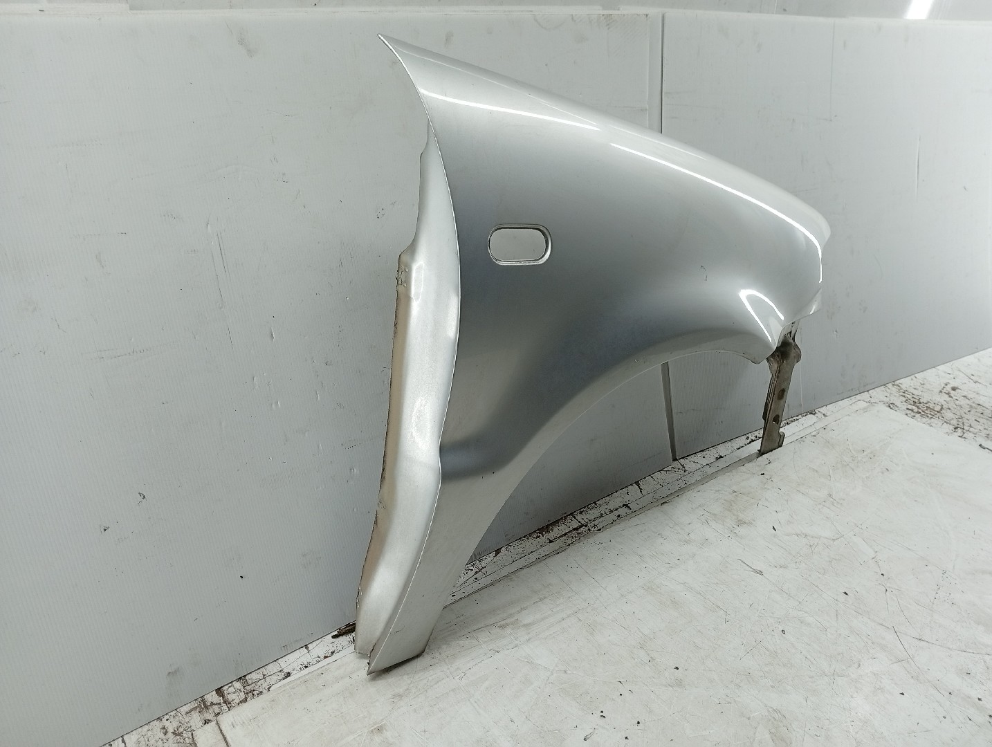 Guarda Lamas Direito VOLKSWAGEN POLO (6N1) | 94 - 99 Imagem-3