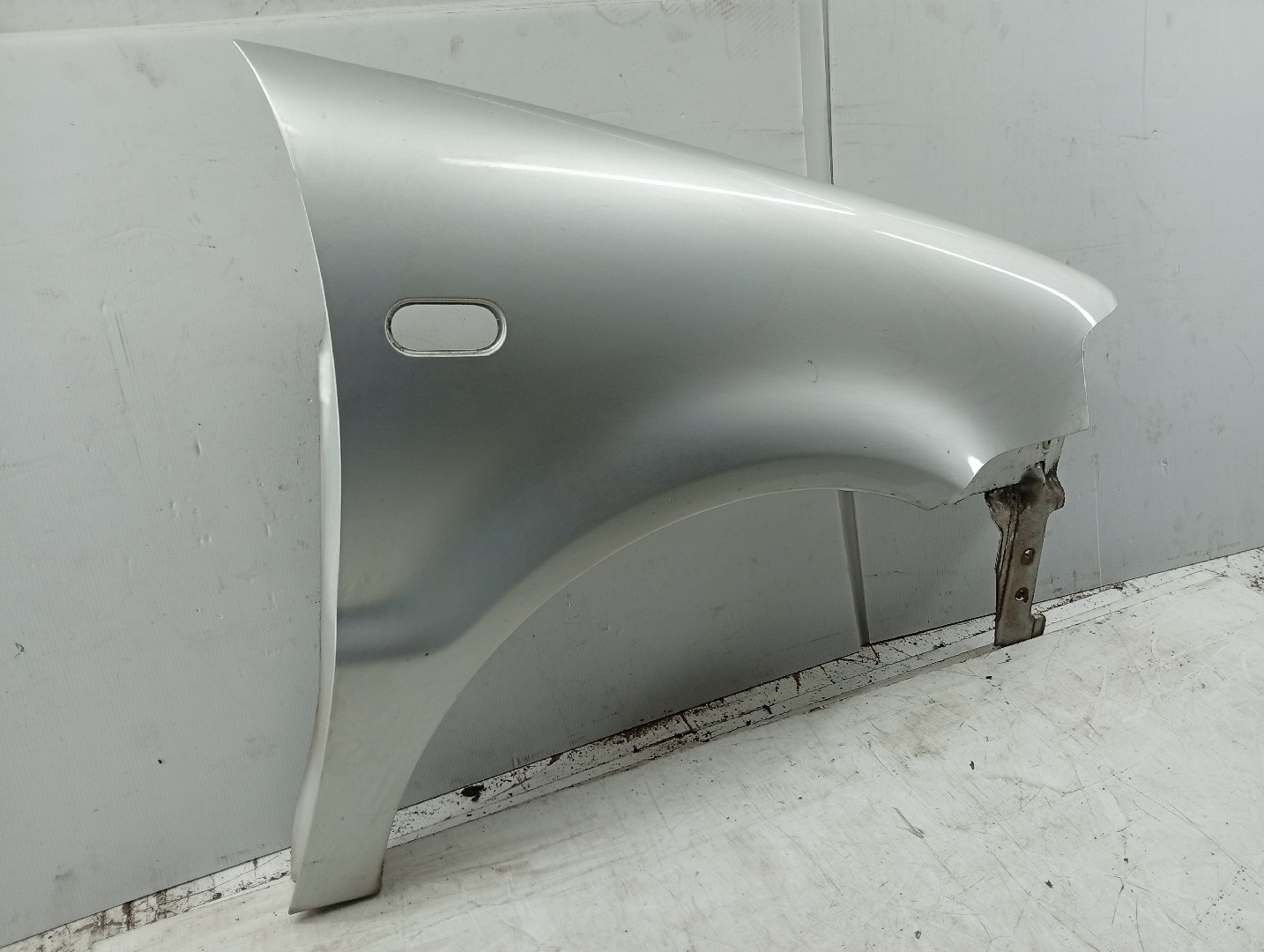 Guarda Lamas Direito VOLKSWAGEN POLO (6N1) | 94 - 99 Imagem-2