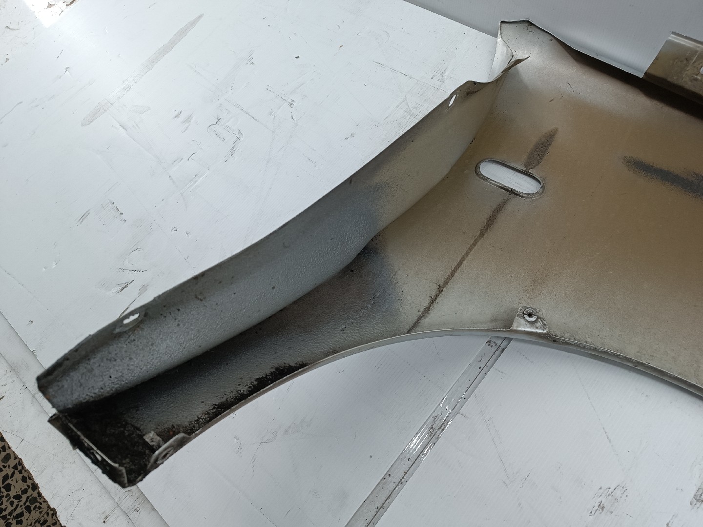 Guarda Lamas Esquerdo VOLKSWAGEN POLO (6N1) | 94 - 99 Imagem-2