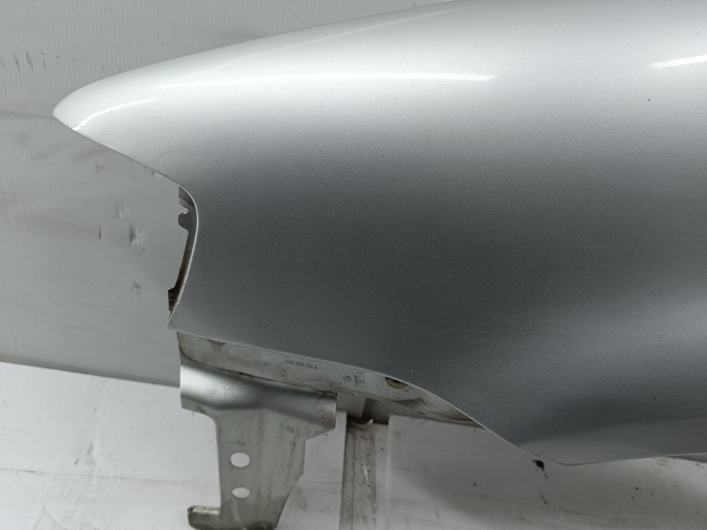 Guarda Lamas Esquerdo VOLKSWAGEN POLO (6N1) | 94 - 99 Imagem-4