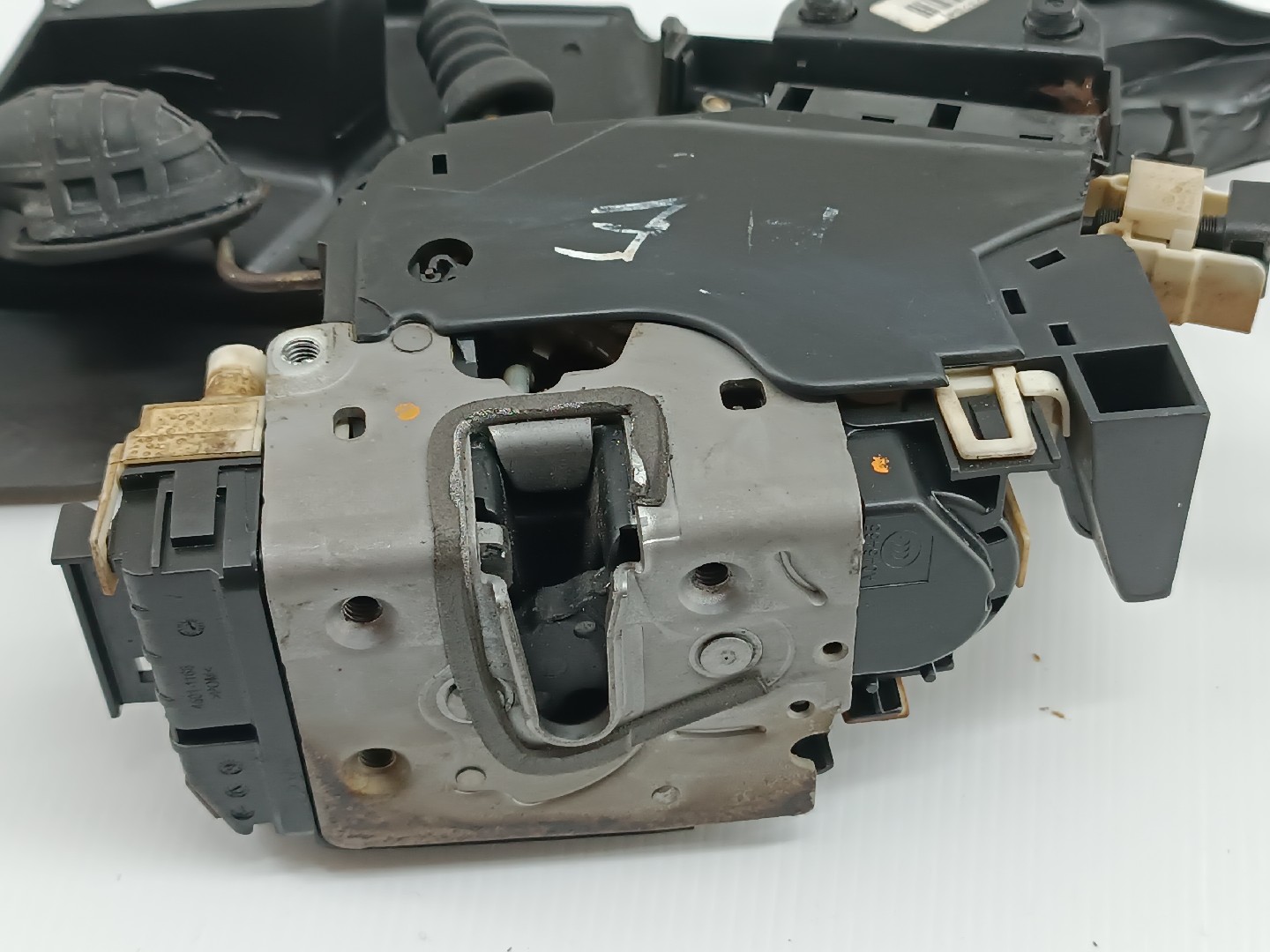 Fecho da Porta Frente Esquerdo MERCEDES-BENZ C-CLASS T-Model (S204) | 07 - 14 Imagem-1