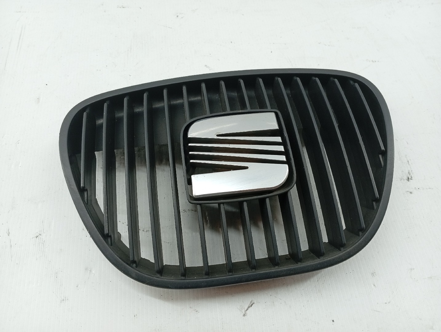 Grelha da Frente SEAT IBIZA III (6L1) | 02 - 09