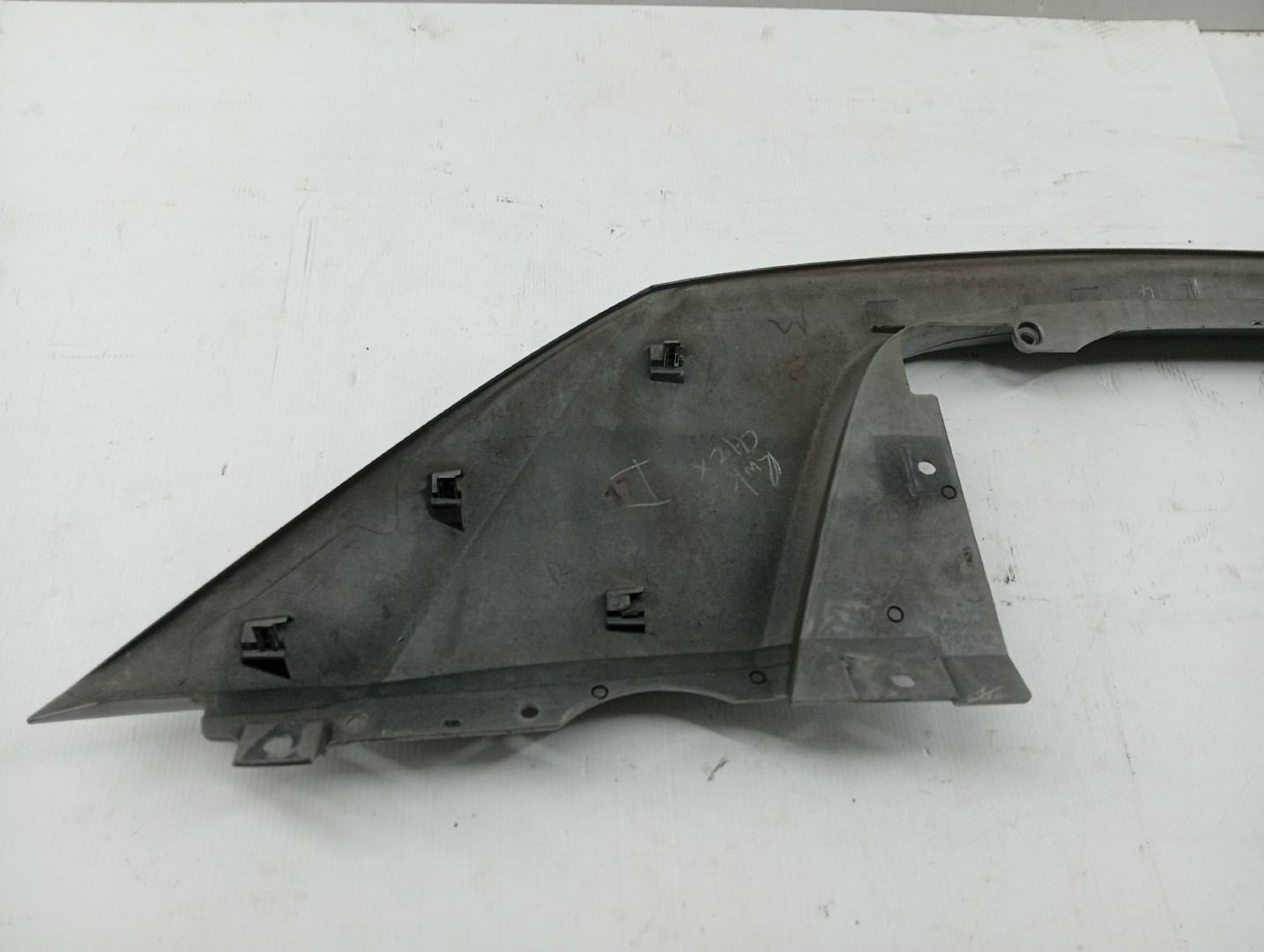 Acabamento de Para-Choques NISSAN LEAF (ZE1_) | 17 -  Imagem-1