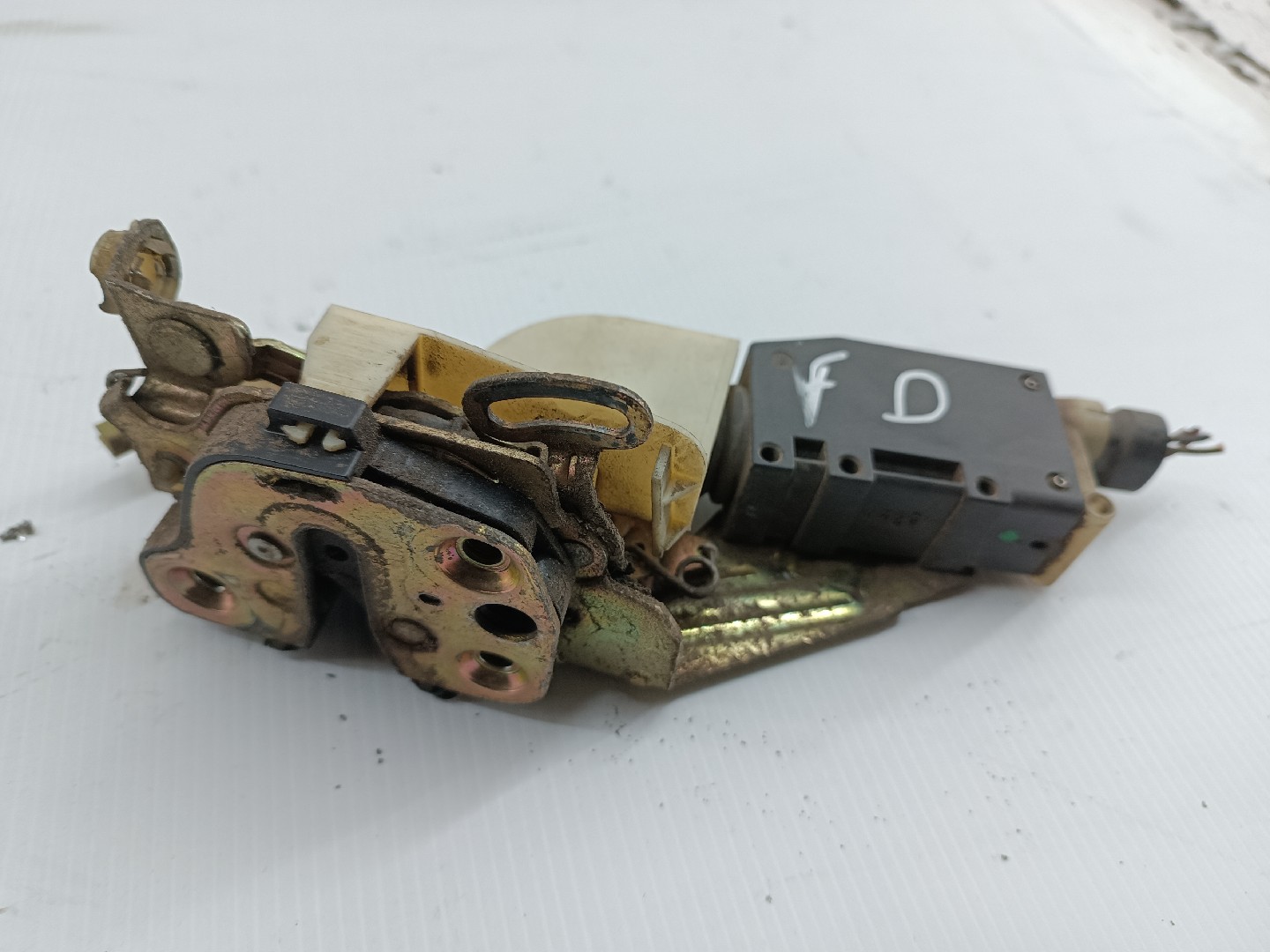 Fecho da Porta Frente Direito OPEL CORSA B (S93) | 93 - 02 Imagem-4