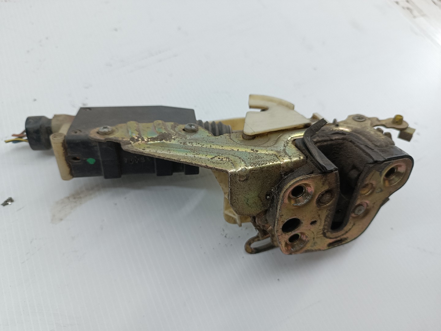 Fecho da Porta Frente Direito OPEL CORSA B (S93) | 93 - 02 Imagem-3