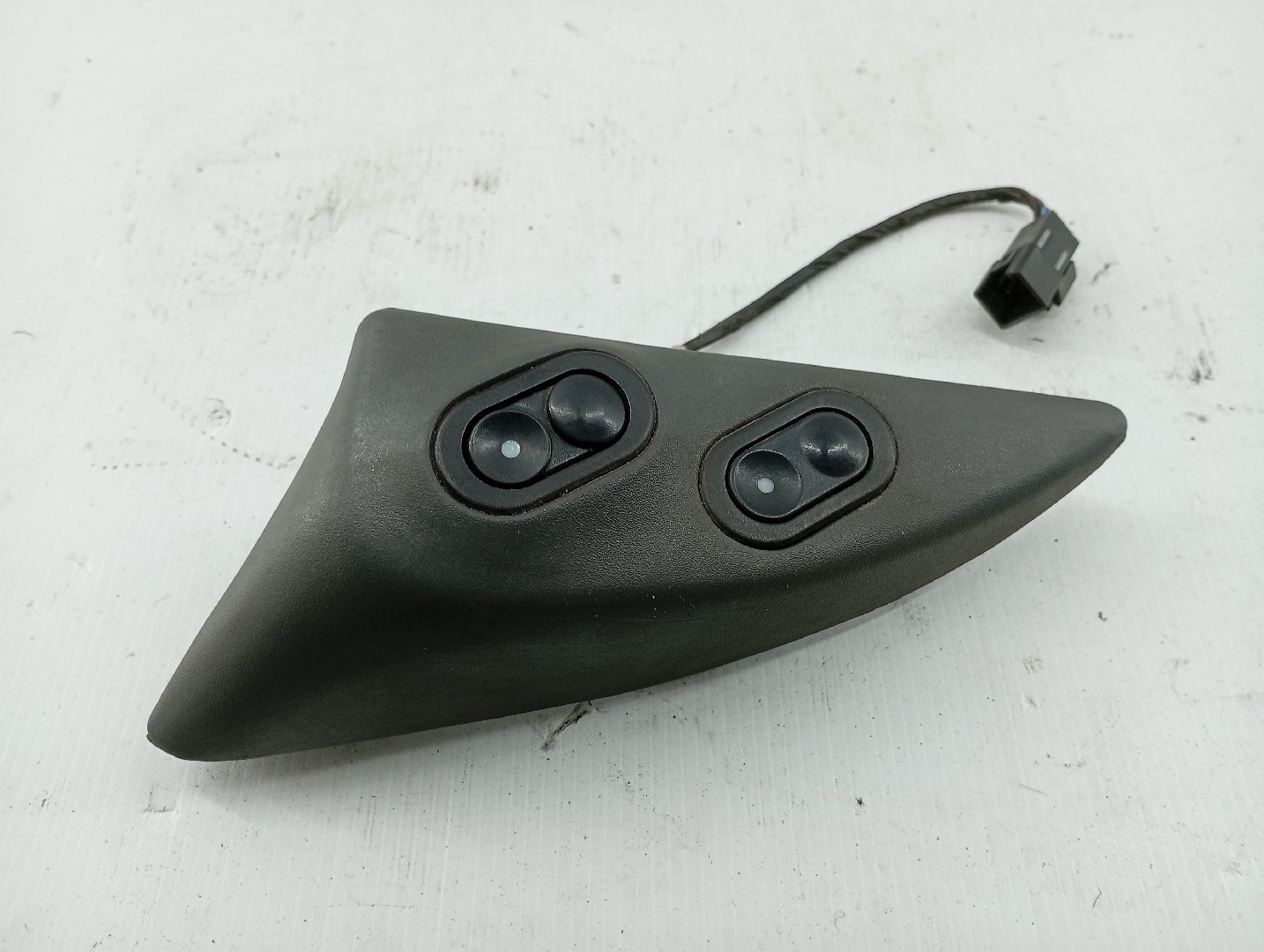 Interruptor Vidros Frente Esquerdo OPEL CORSA B (S93) | 93 - 02