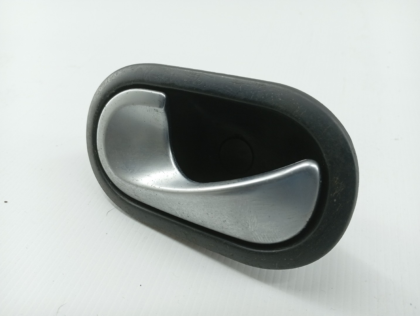 Puxador Interior Porta Tras Esquerdo RENAULT MEGANE II (BM0/1_, CM0/1_) | 01 - 12 Imagem-1