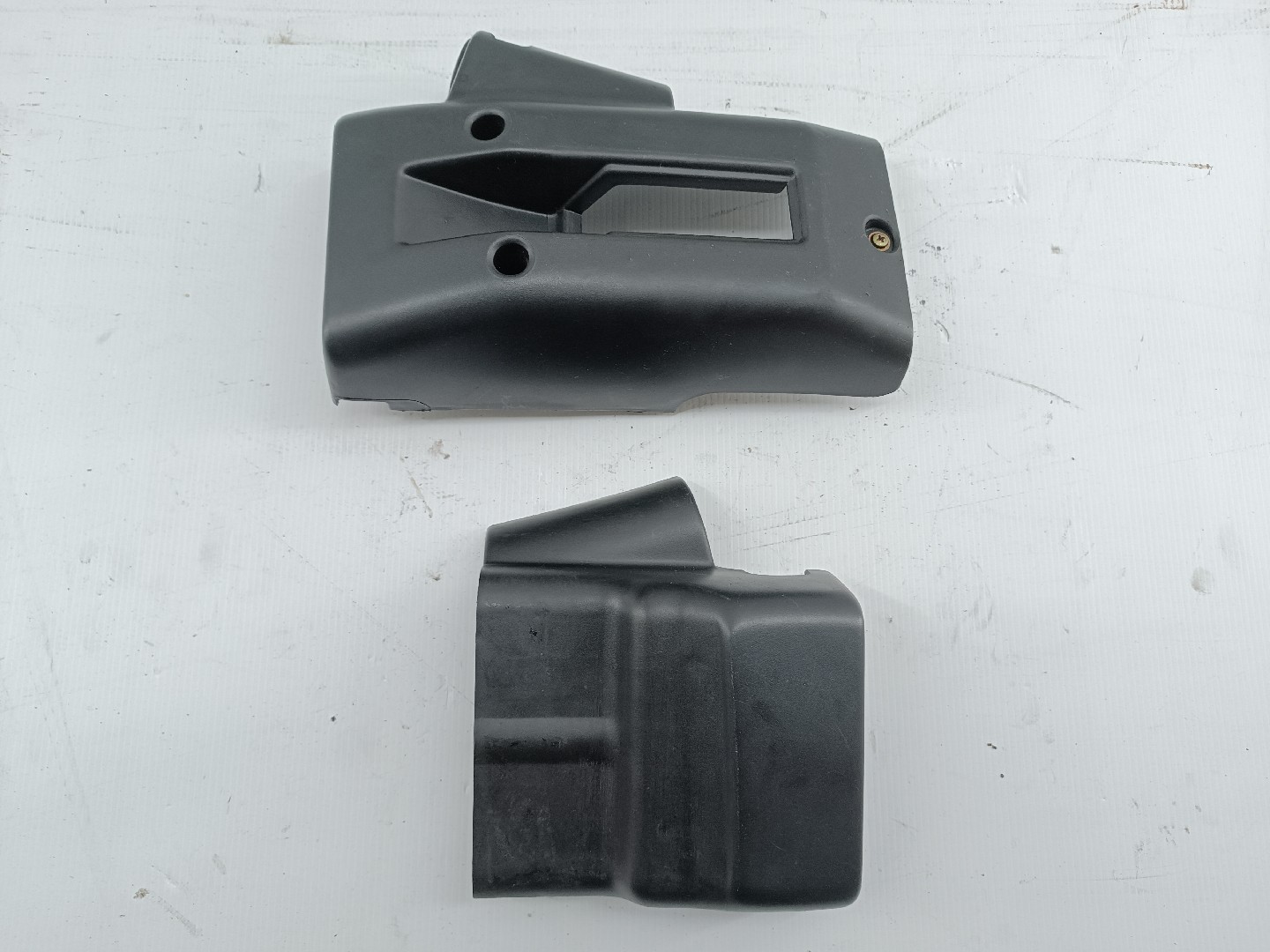 Revestimento da coluna de direção MITSUBISHI LANCER IV Hatchback (C6_A, C7_A) | 88 - 94 Imagem-3