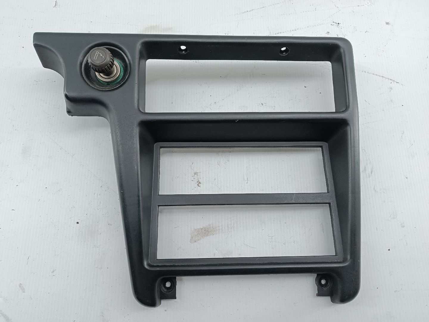 Moldura de consola central MITSUBISHI LANCER IV Hatchback (C6_A, C7_A) | 88 - 94 Imagem-5