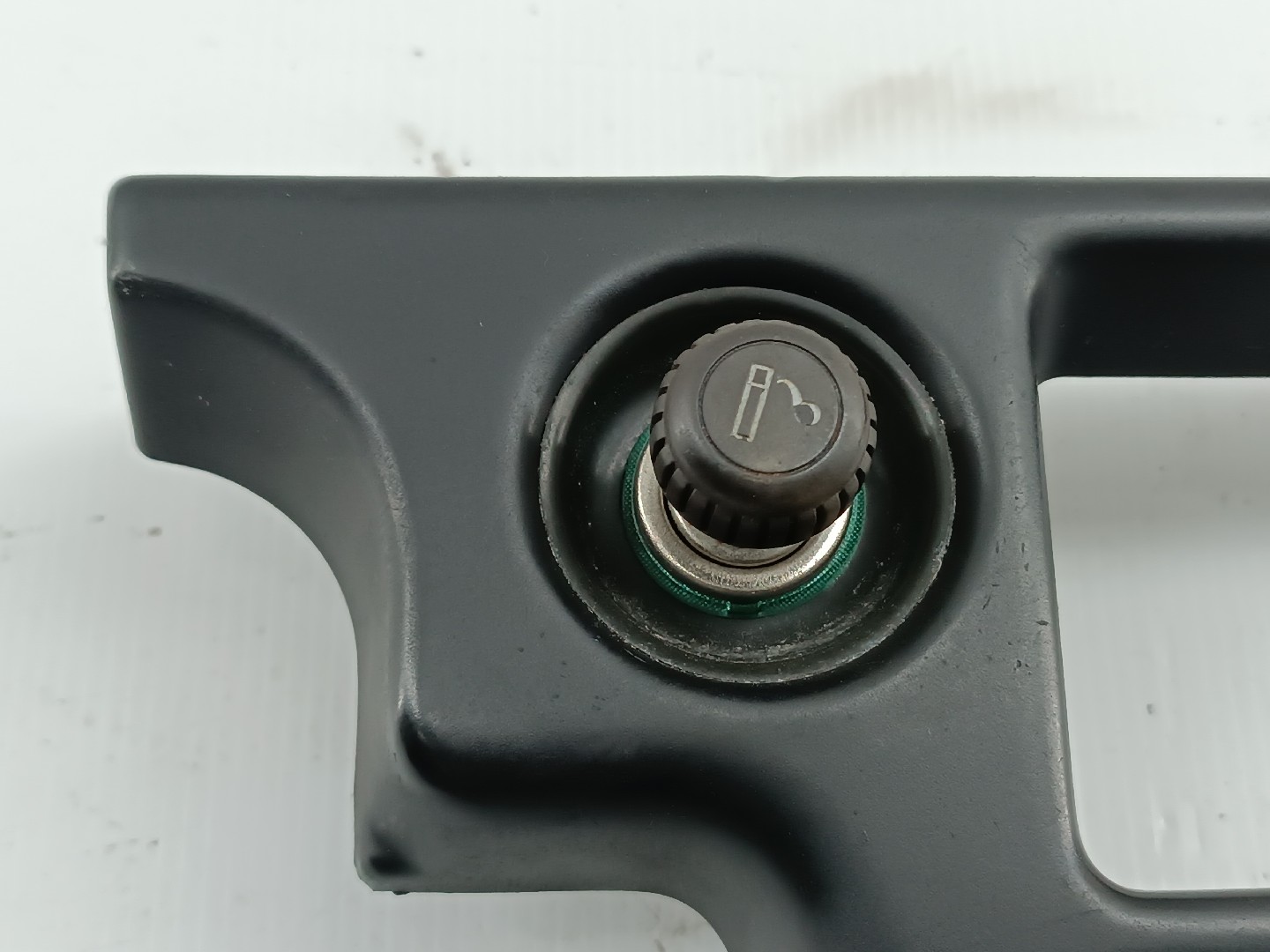 Moldura de consola central MITSUBISHI LANCER IV Hatchback (C6_A, C7_A) | 88 - 94 Imagem-4