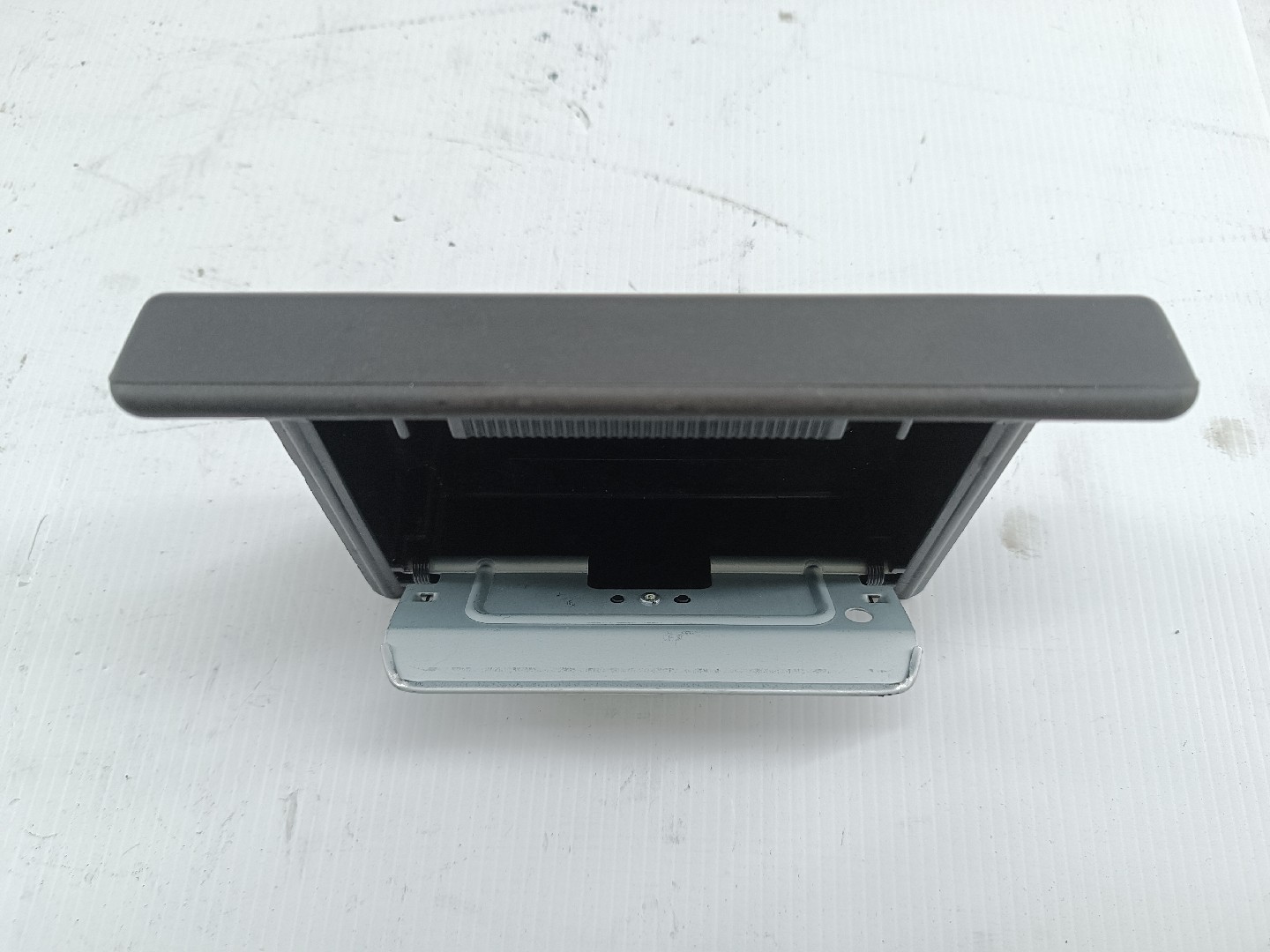 Cinzeiro MITSUBISHI LANCER IV Hatchback (C6_A, C7_A) | 88 - 94 Imagem-2