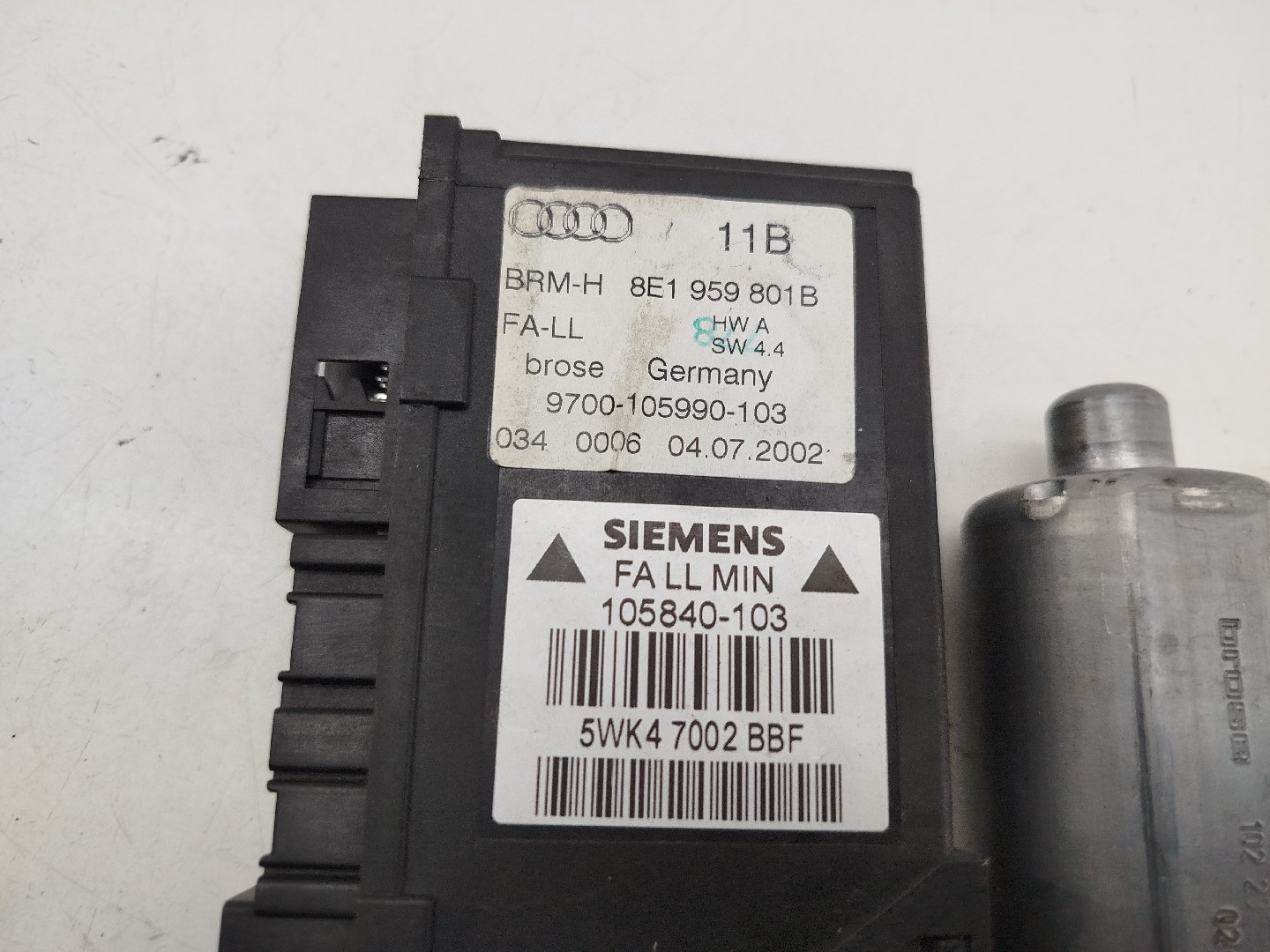 Motor de vidro frente esquerdo AUDI A4 (8E2, B6) | 00 - 05 Imagem-1