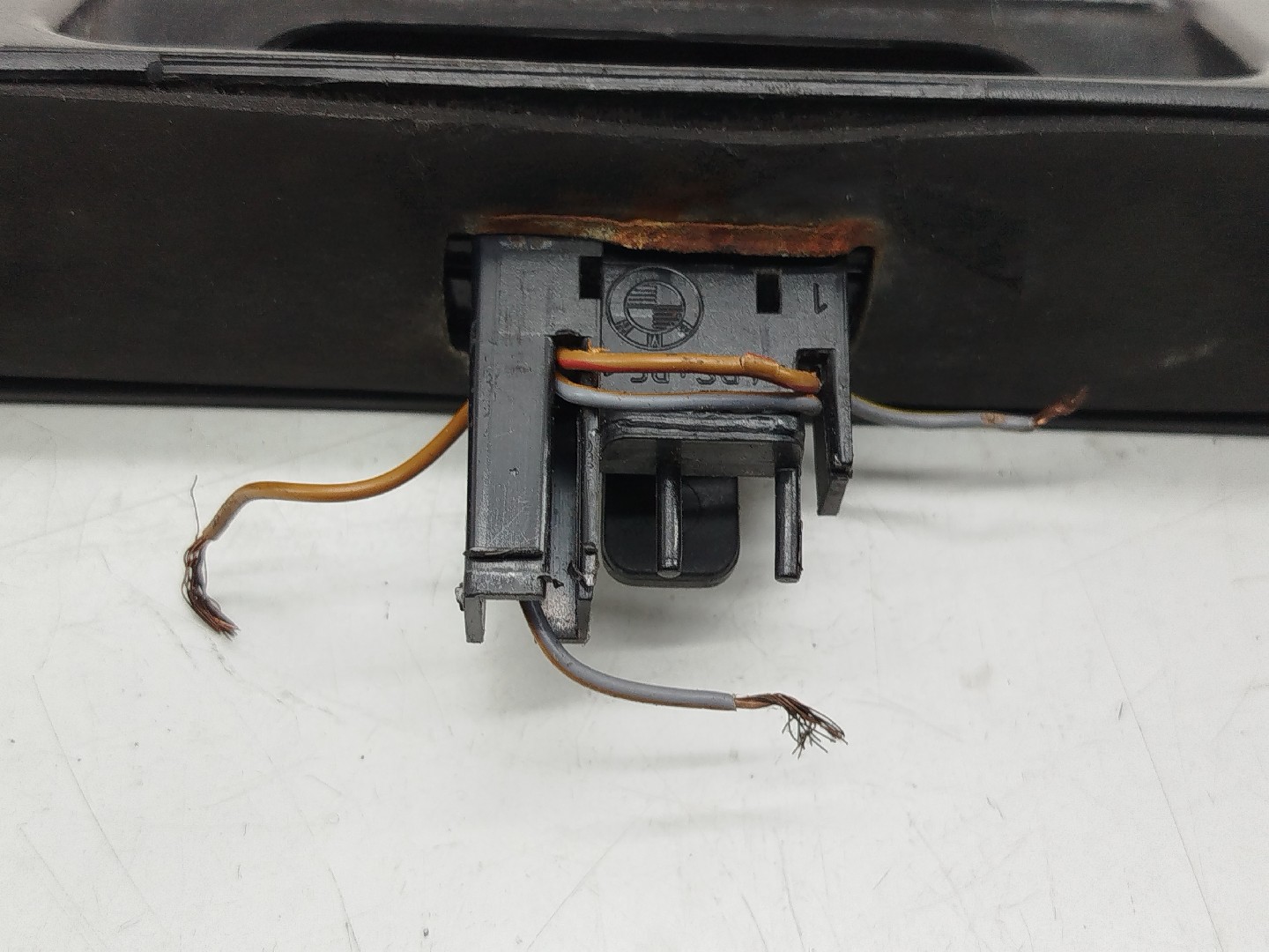 Friso de mala BMW 3 (E46) | 97 - 05 Imagem-4