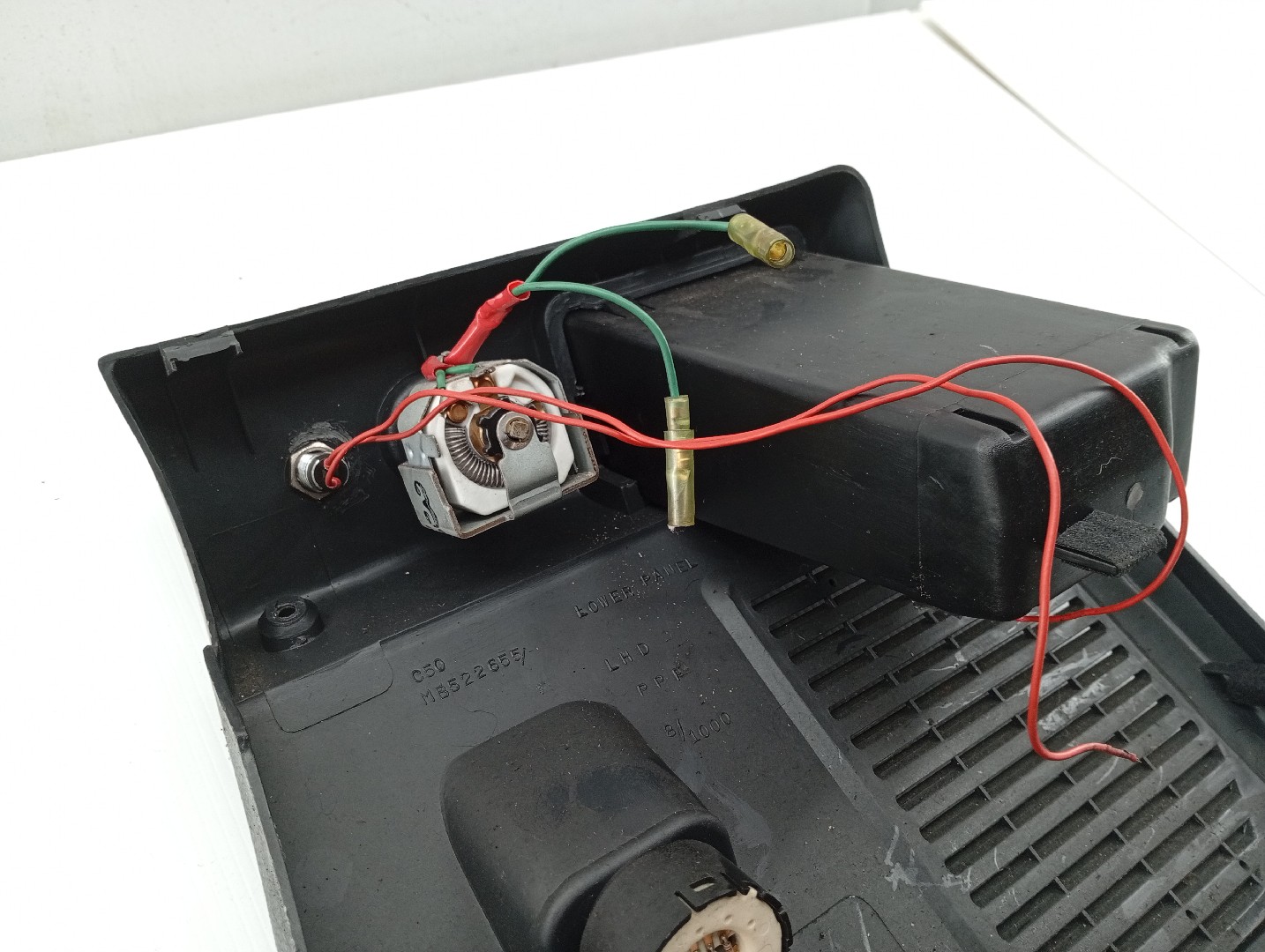 Acabamento de Tablier MITSUBISHI LANCER IV Hatchback (C6_A, C7_A) | 88 - 94 Imagem-1