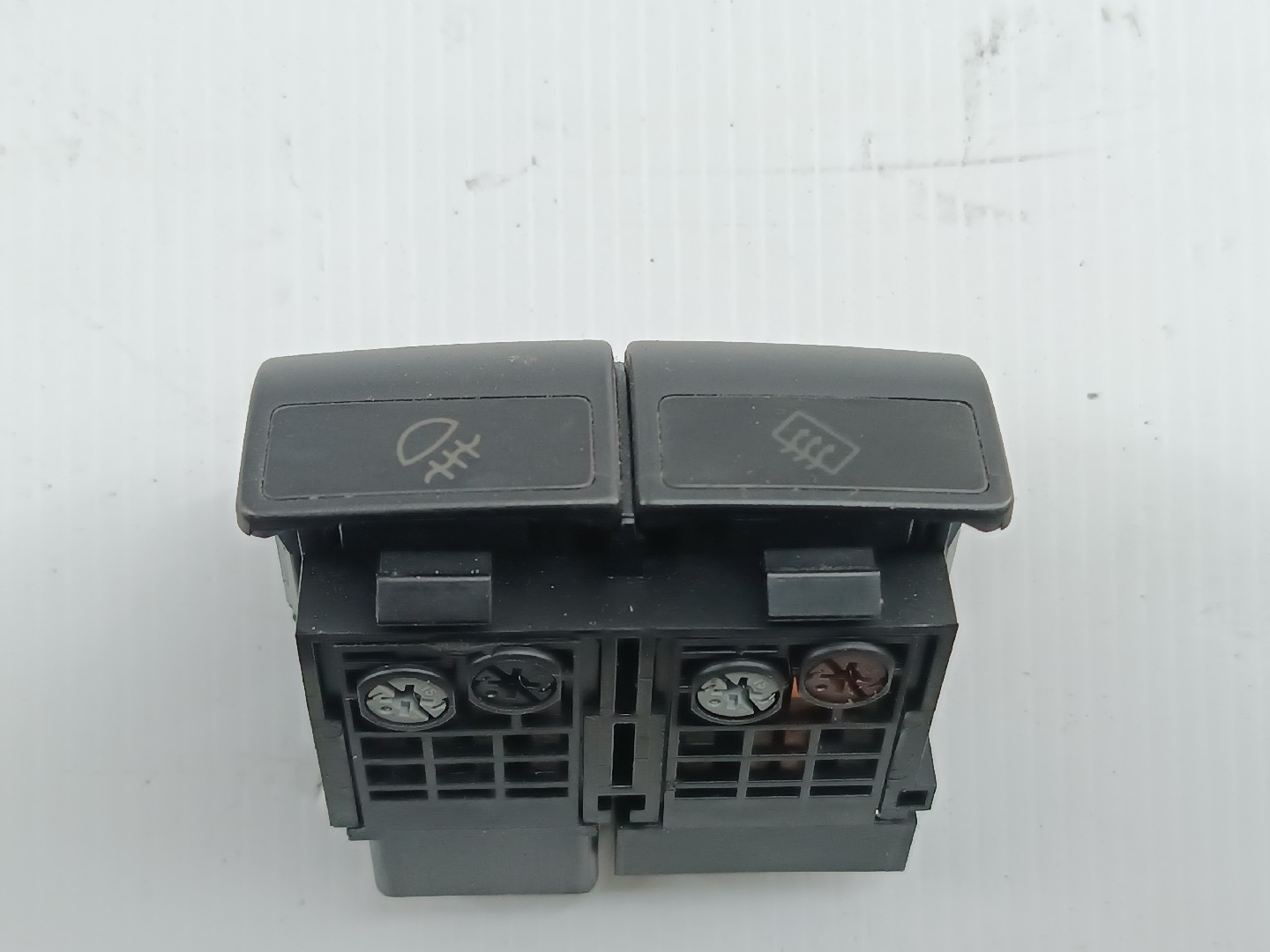 Botão desembaciador de vidro traseiro MITSUBISHI LANCER IV Hatchback (C6_A, C7_A) | 88 - 94 Imagem-3