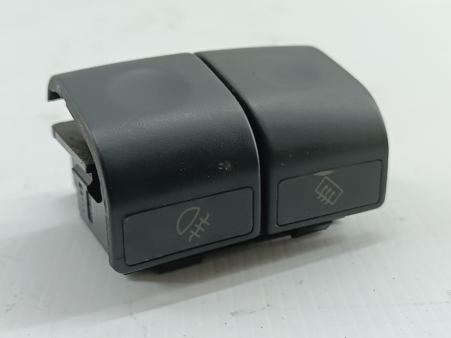 Botão desembaciador de vidro traseiro MITSUBISHI LANCER IV Hatchback (C6_A, C7_A) | 88 - 94 Imagem-4