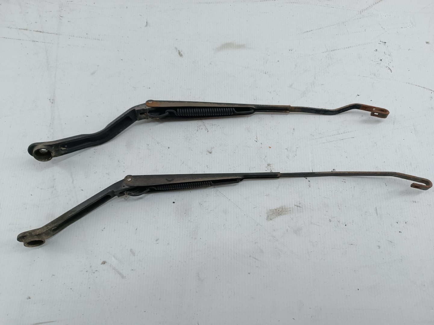 Braços das escovas frente MITSUBISHI LANCER IV Hatchback (C6_A, C7_A) | 88 - 94